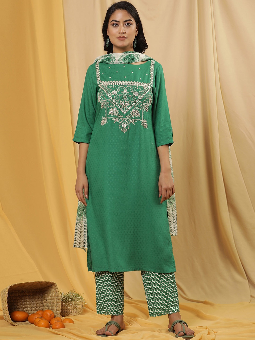 

W Ethnic Motifs Embroidered Thread Work Kurta, Green