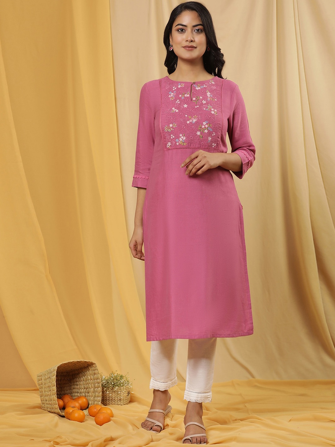 

W Floral Embroidered Straight Kurta, Pink