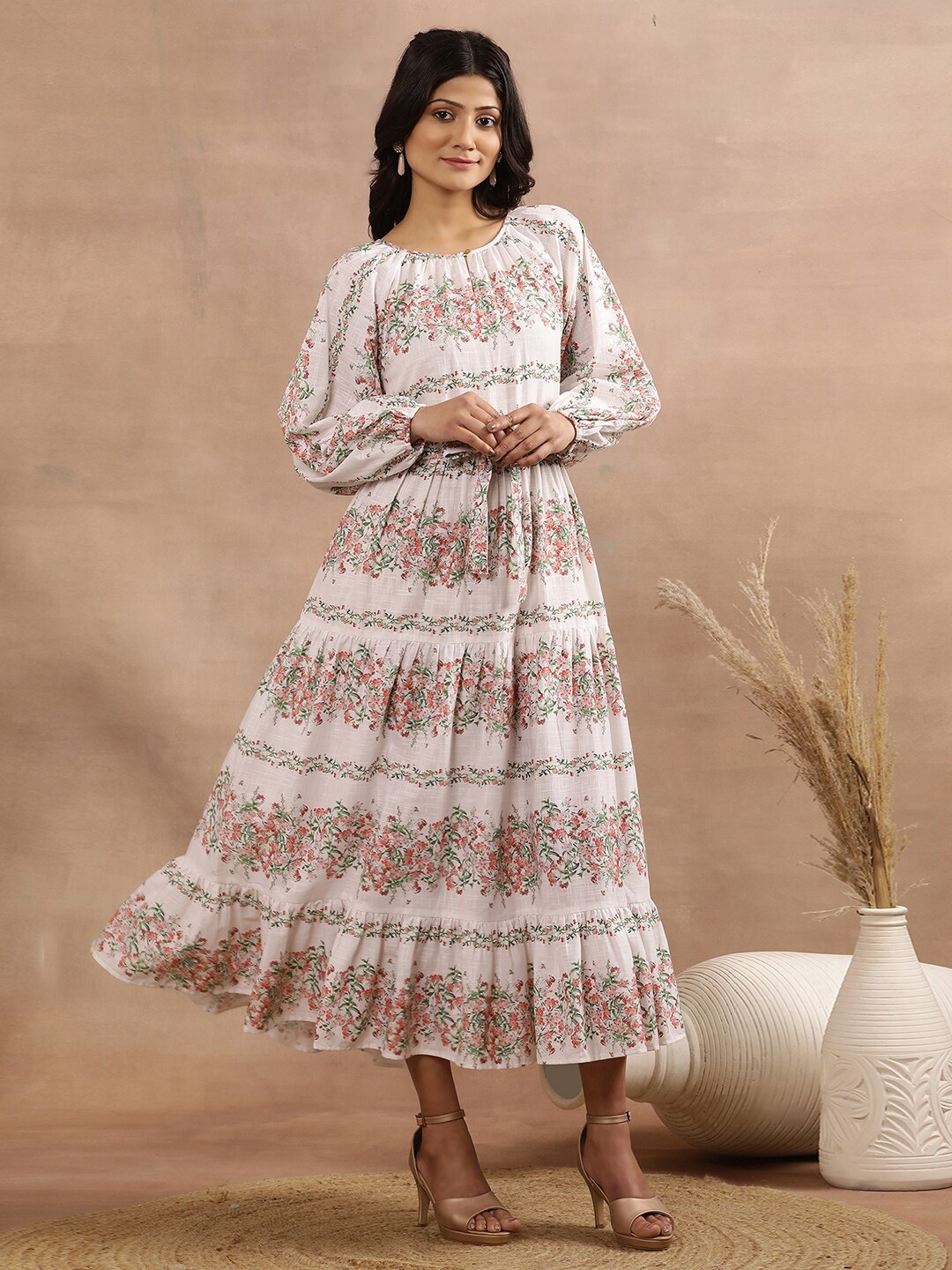 

W Floral Printed Keyhole Neck Puffed Sleeves Tiered Fit & Flare Maxi Dress, White