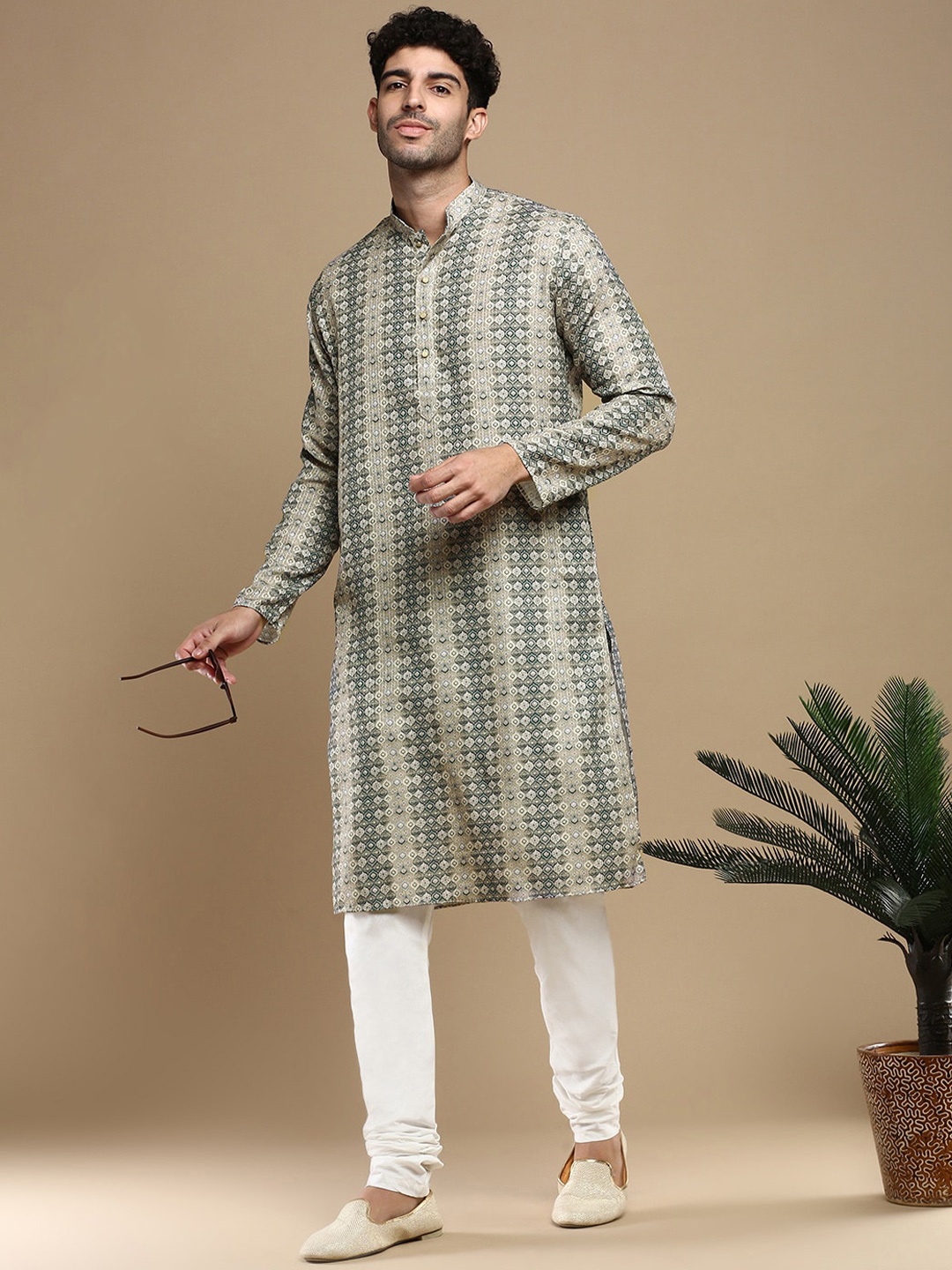 

Anouk Grey Ethnic Motifs Printed Straight Kurta