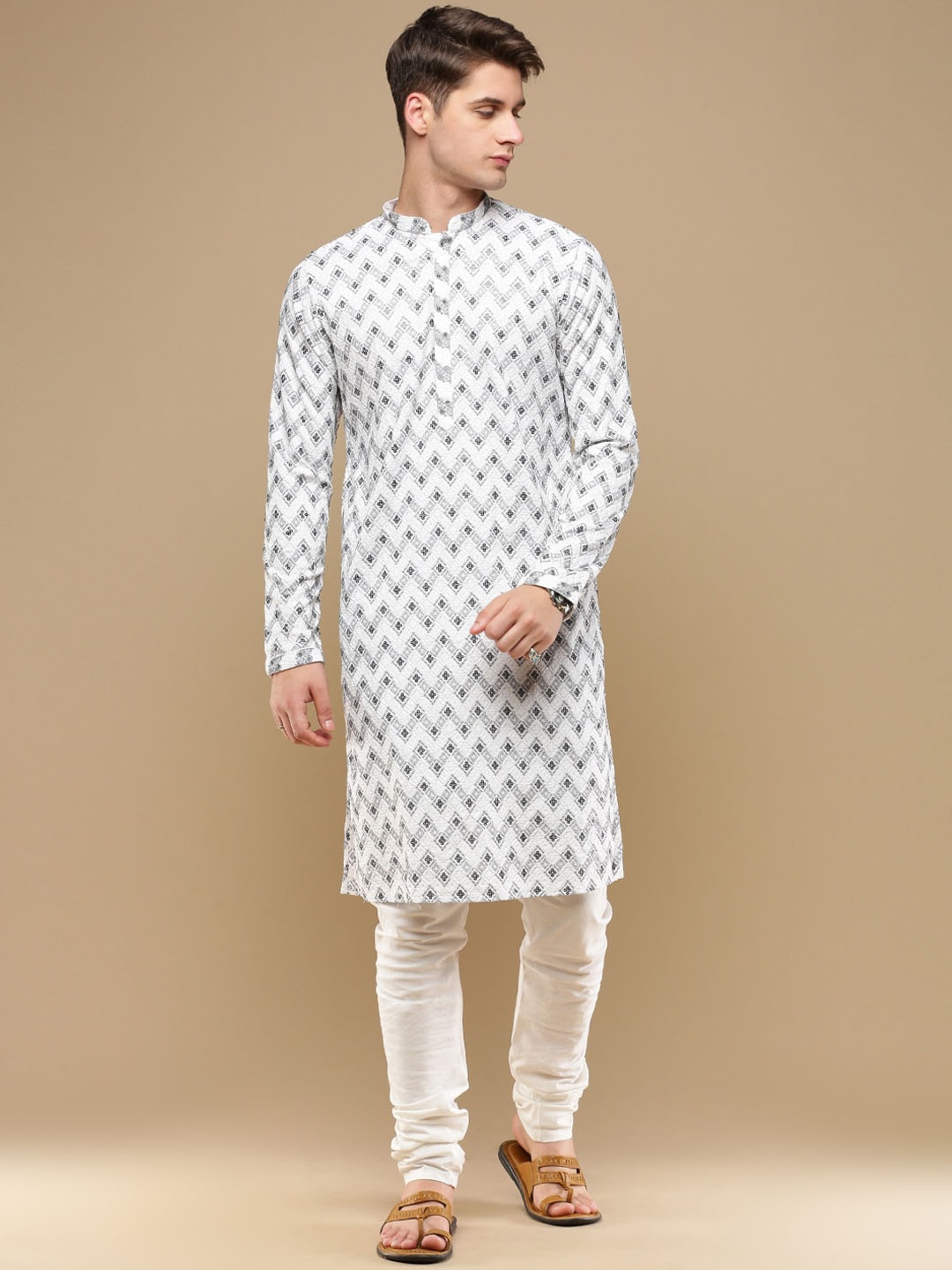 

Anouk White Geometric Embroidered Chikankari Mandarin Collar Cotton Straight Kurta