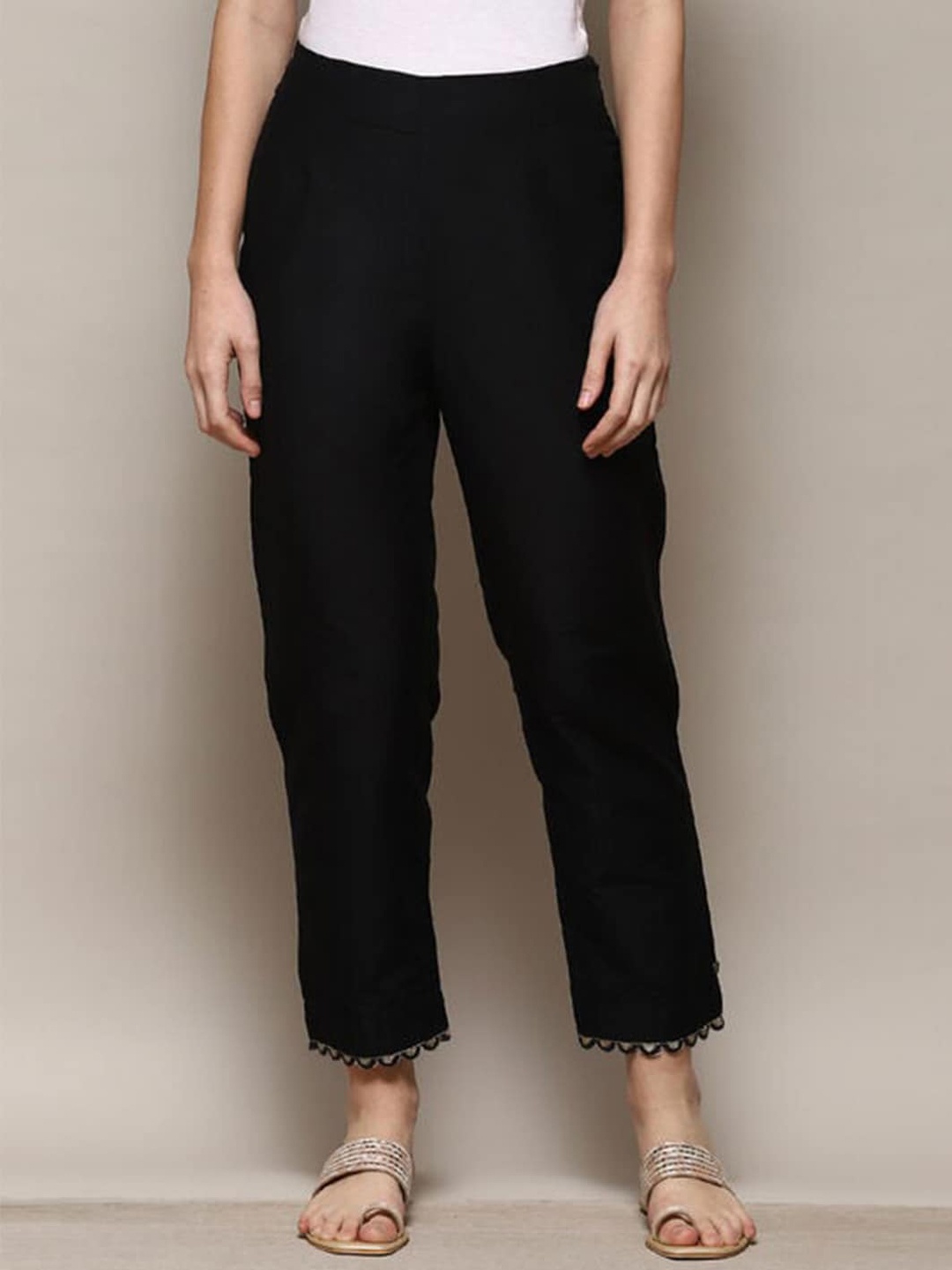 

Biba Women Relaxed Straight Leg Straight Fit Cropped Trouser, Black