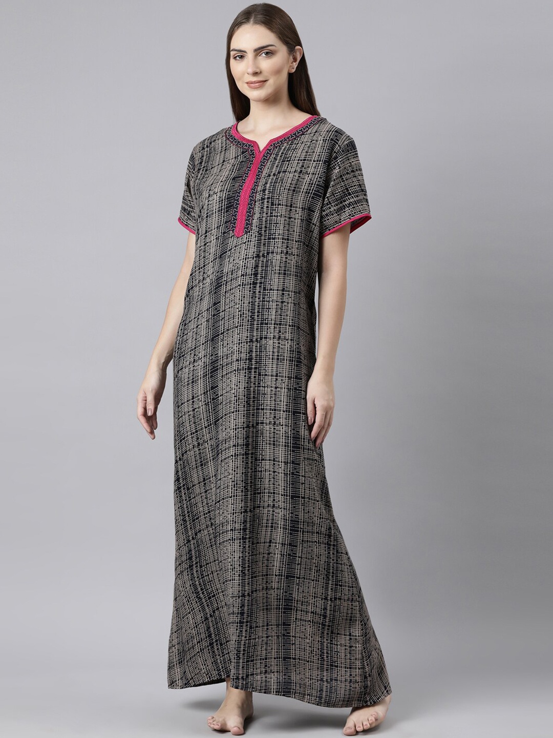 

Bailey sells Geometric Printed Pure Cotton Maxi Nightdress, Black