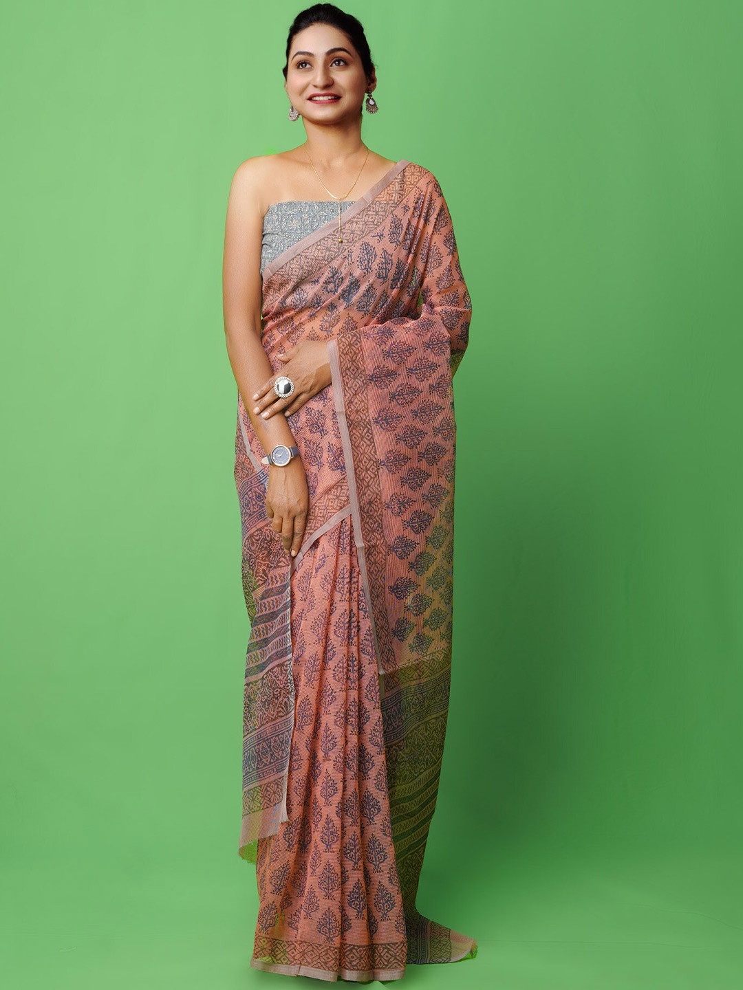 

Unnati Silks Ethnic Motifs Supernet Block Print Saree, Peach