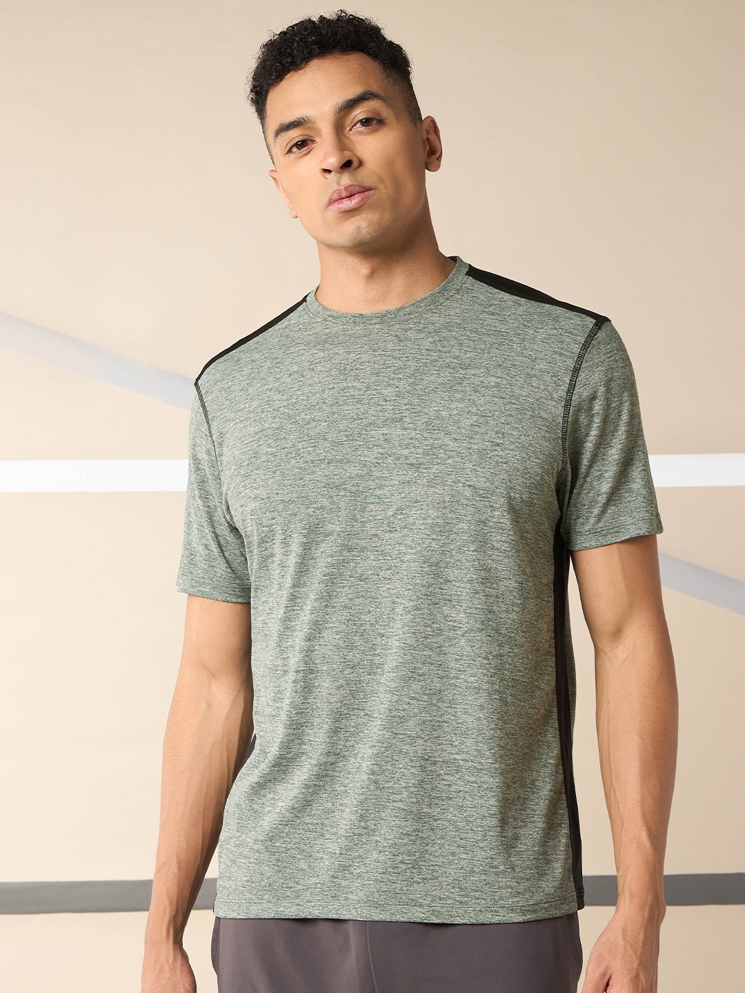 

CULT Amp Up Performance Comfortech T-shirt, Olive
