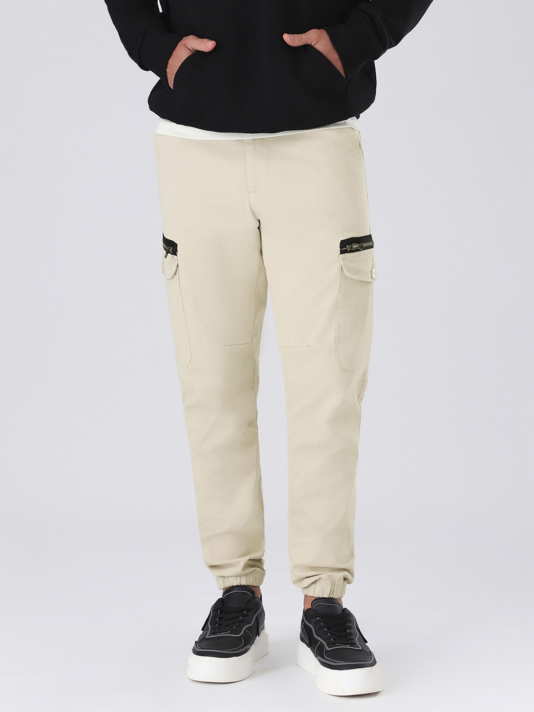 

Banana Club Men Mid-Rise Easy Wash Cotton Cargo Trousers, Cream