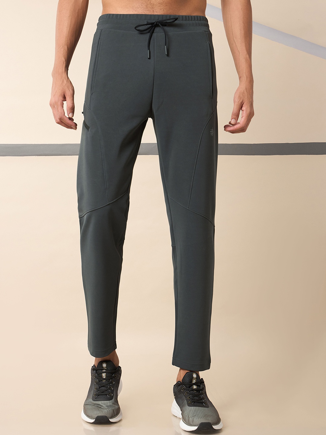 

CULT The Versatile Traveller Trackpants, Grey