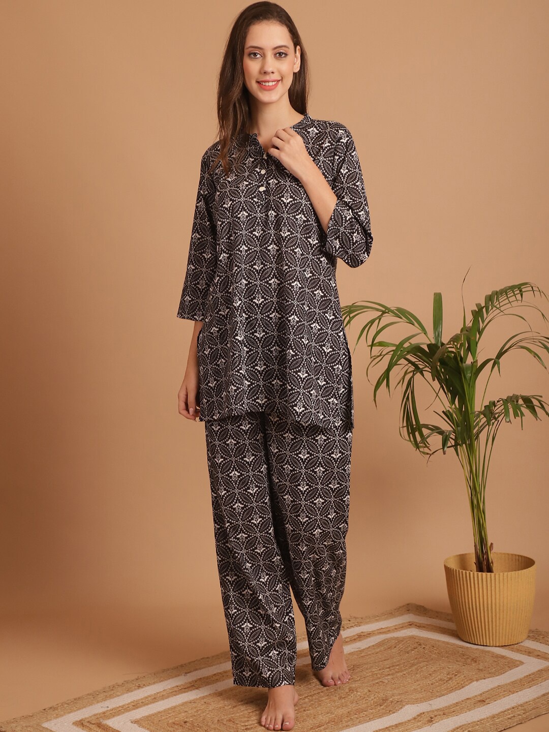 

Indreams Floral Printed Pure Cotton Night Suit, Black