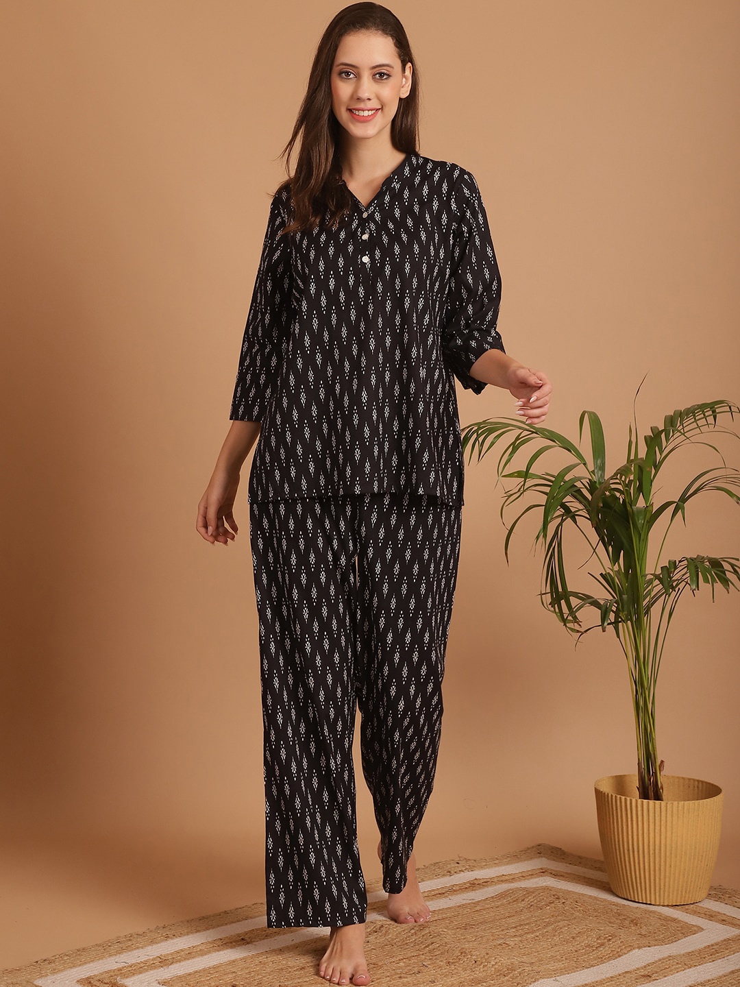 

Indreams Geometric Printed Pure Cotton Night suit, Black