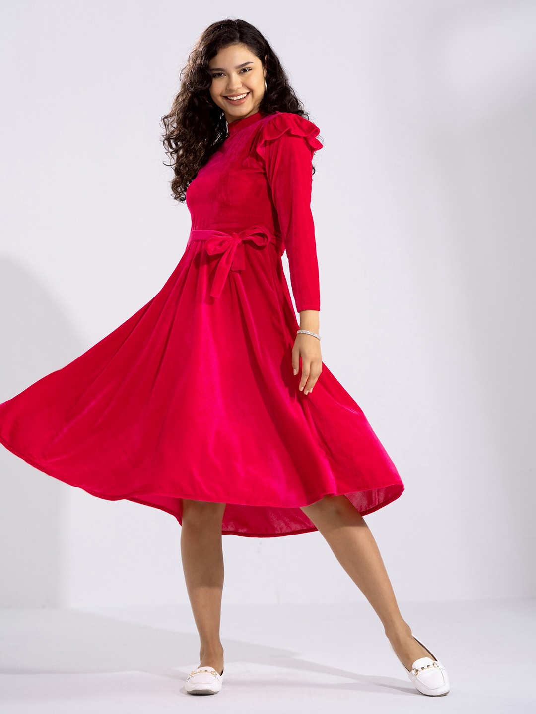 

AASK Round Neck Tie Ups Velvet Fit & Flare Dress With Belt, Pink