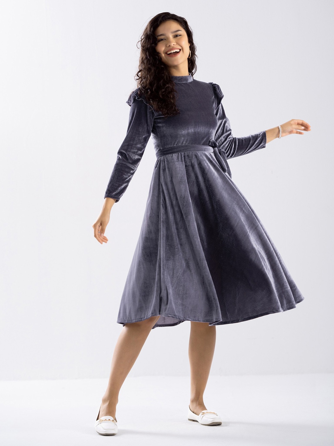 

AASK Round Neck Velvet Fit & Flare Midi Dress With Belt, Grey