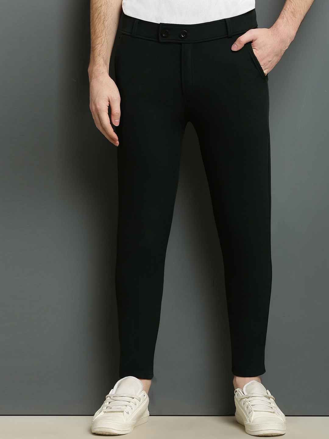 

WE PERFECT Men Relaxed Slim Fit Cropped Chinos Trousers, Olive