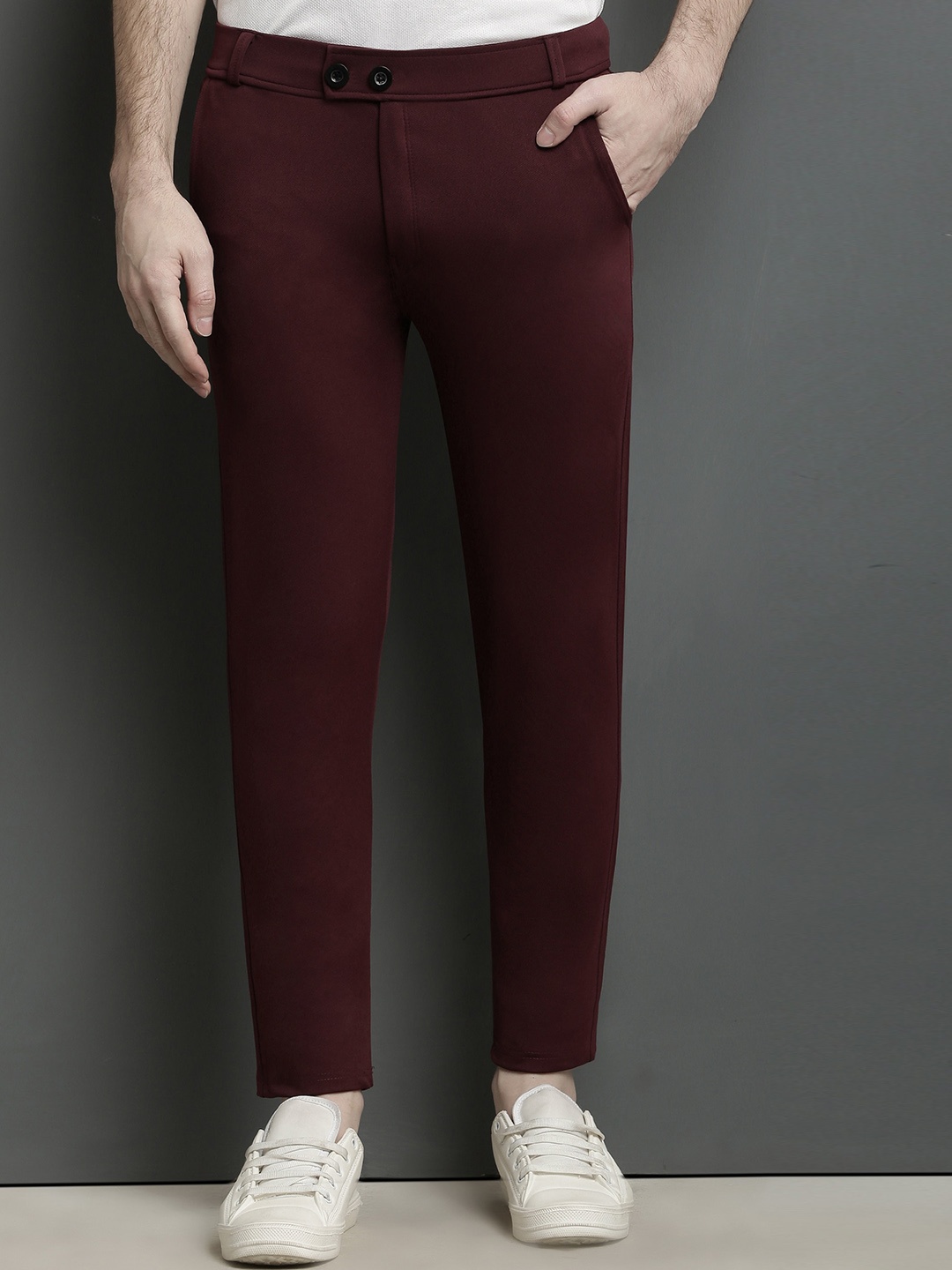 

WE PERFECT Men Relaxed Slim Fit Chinos Trousers, Maroon