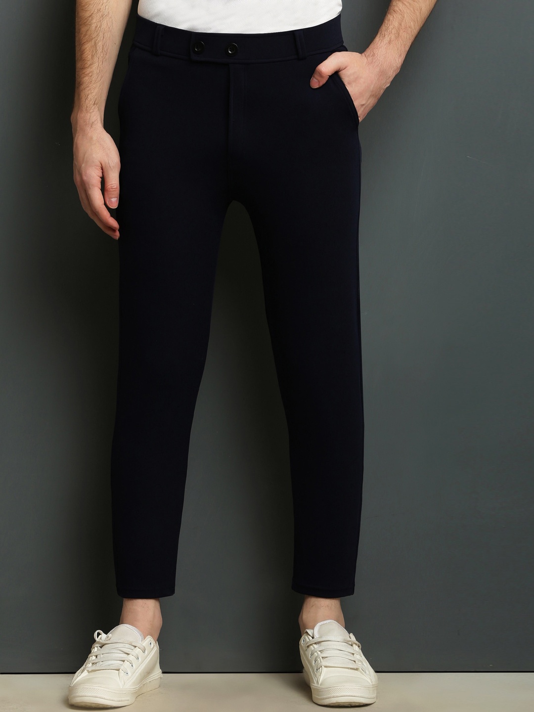 

WE PERFECT Men Relaxed Slim Fit Chinos Trousers, Navy blue