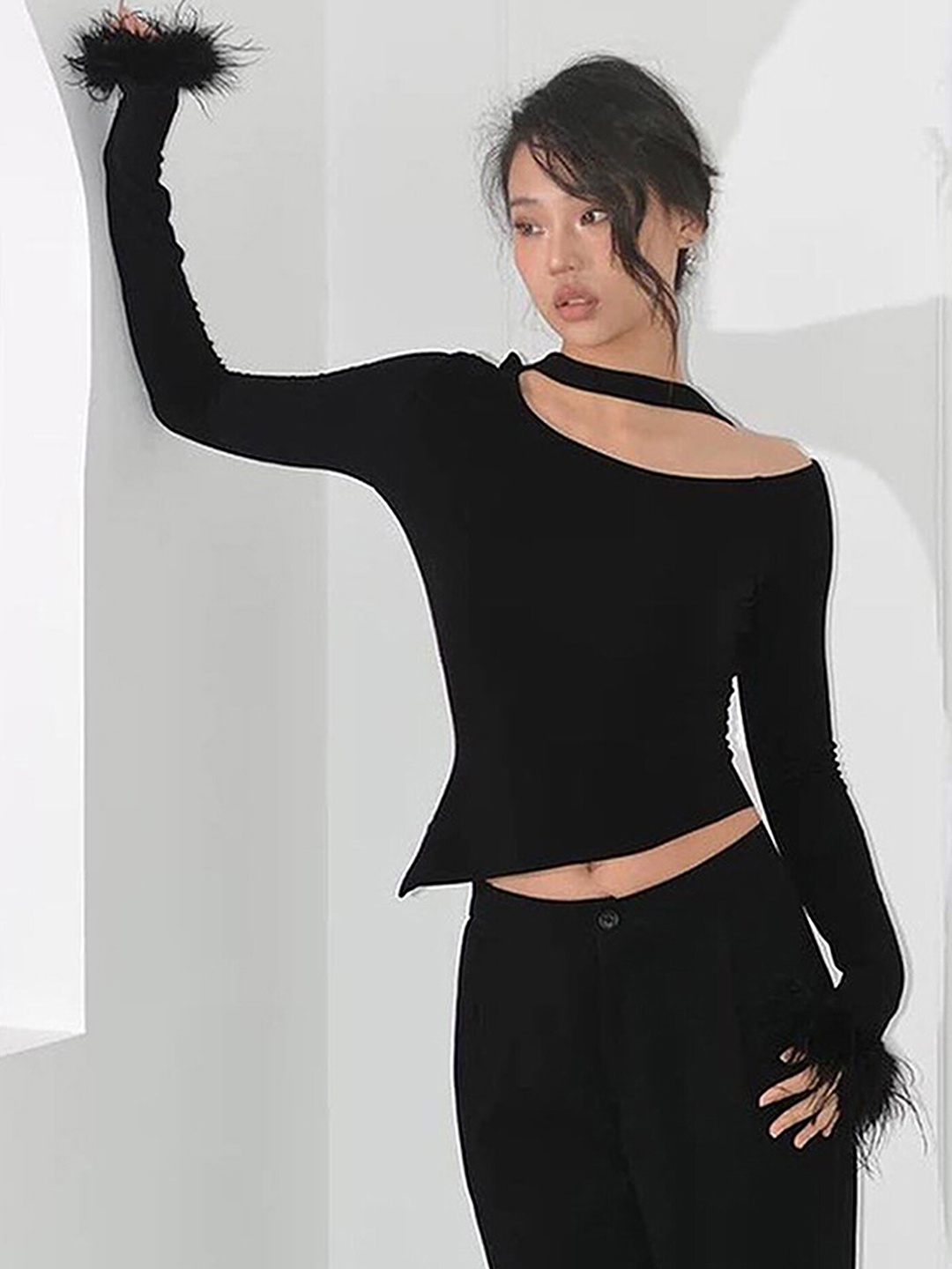 

LULU & SKY Round Neck Long Sleeves Faux Fur Trim Crop Top, Black