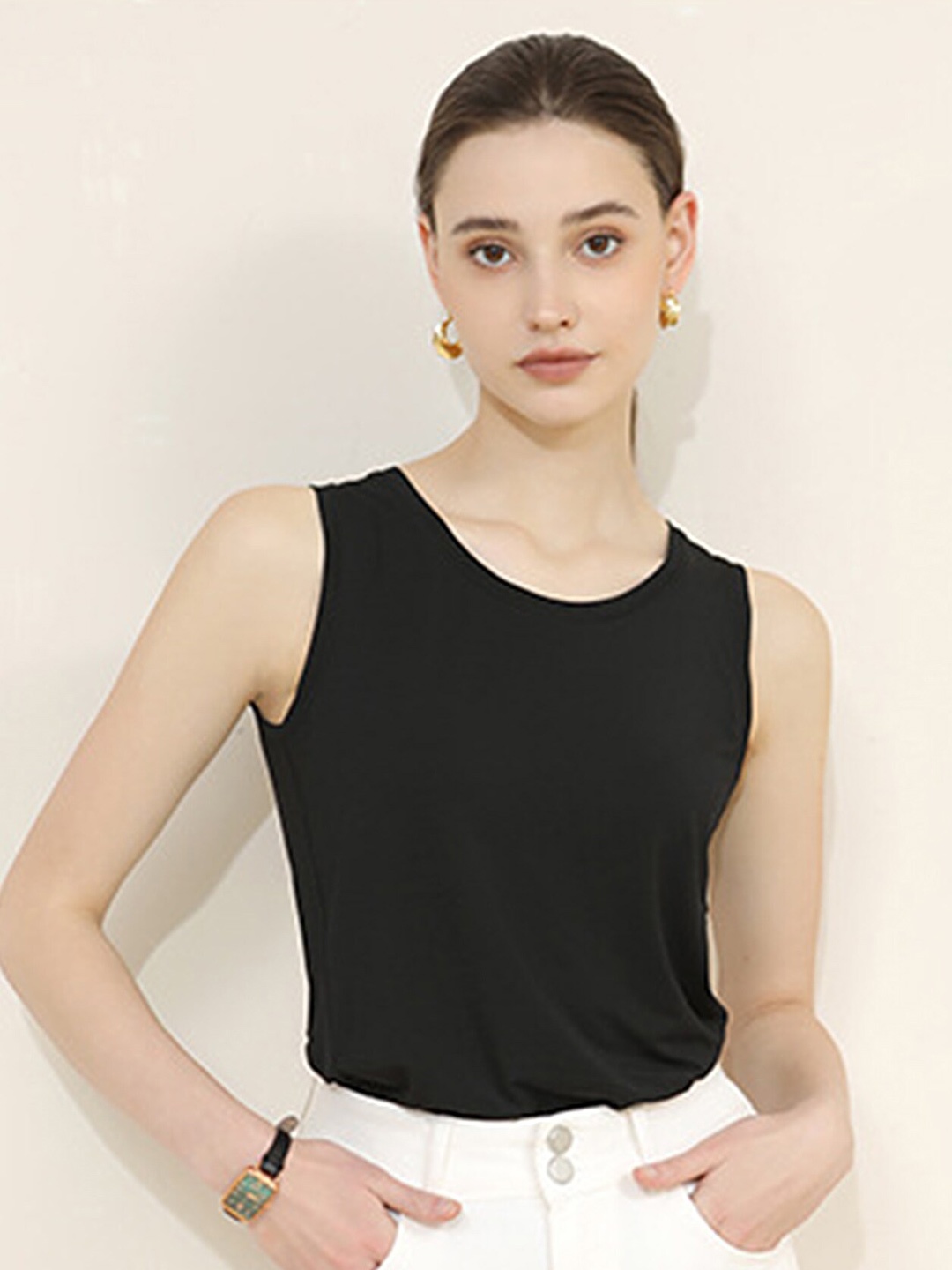 

LULU & SKY Round Neck Sleeveless Top, Black