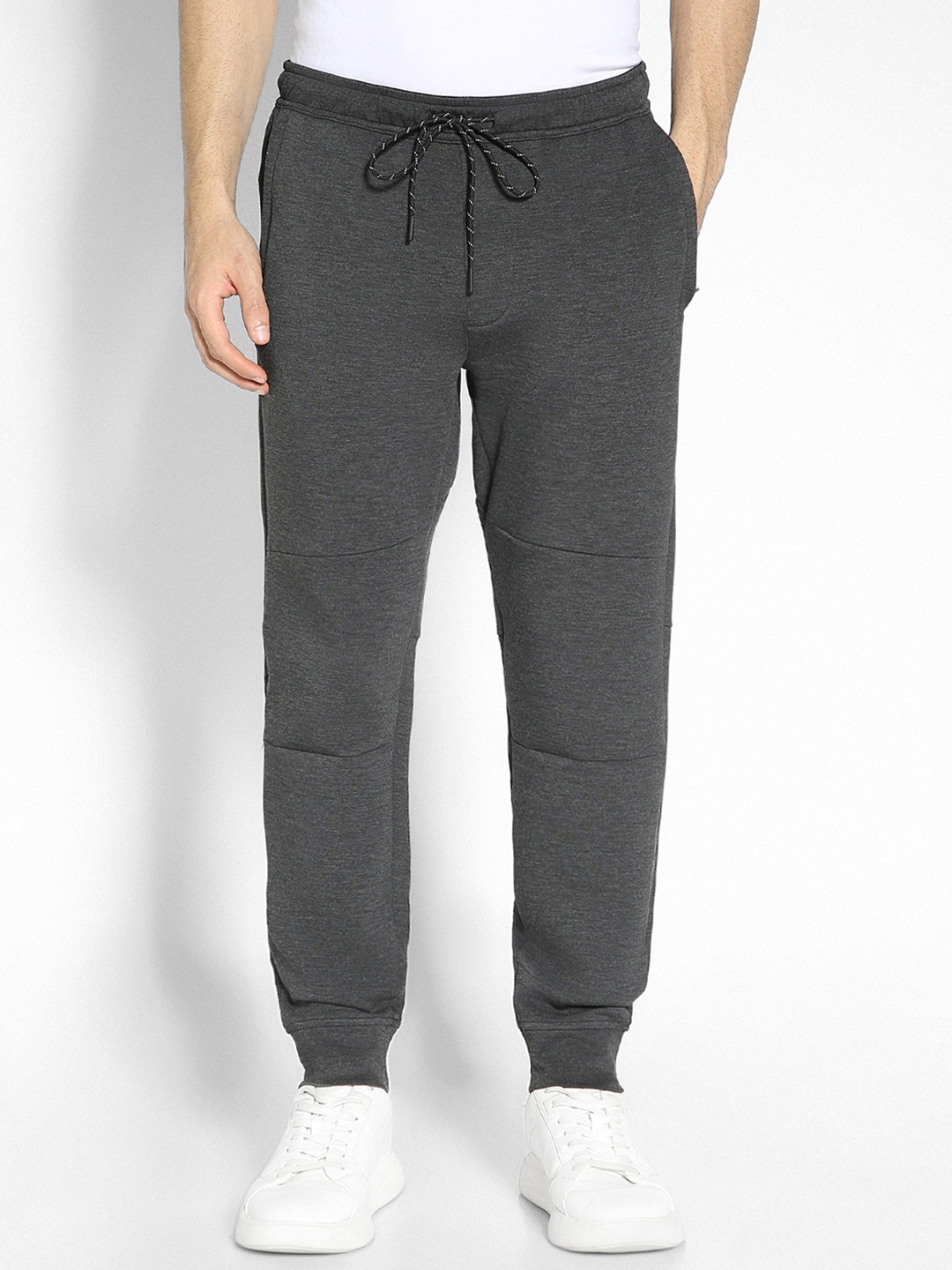 

AMERICAN EAGLE OUTFITTERS Men Mid-Rise Joggers, Grey