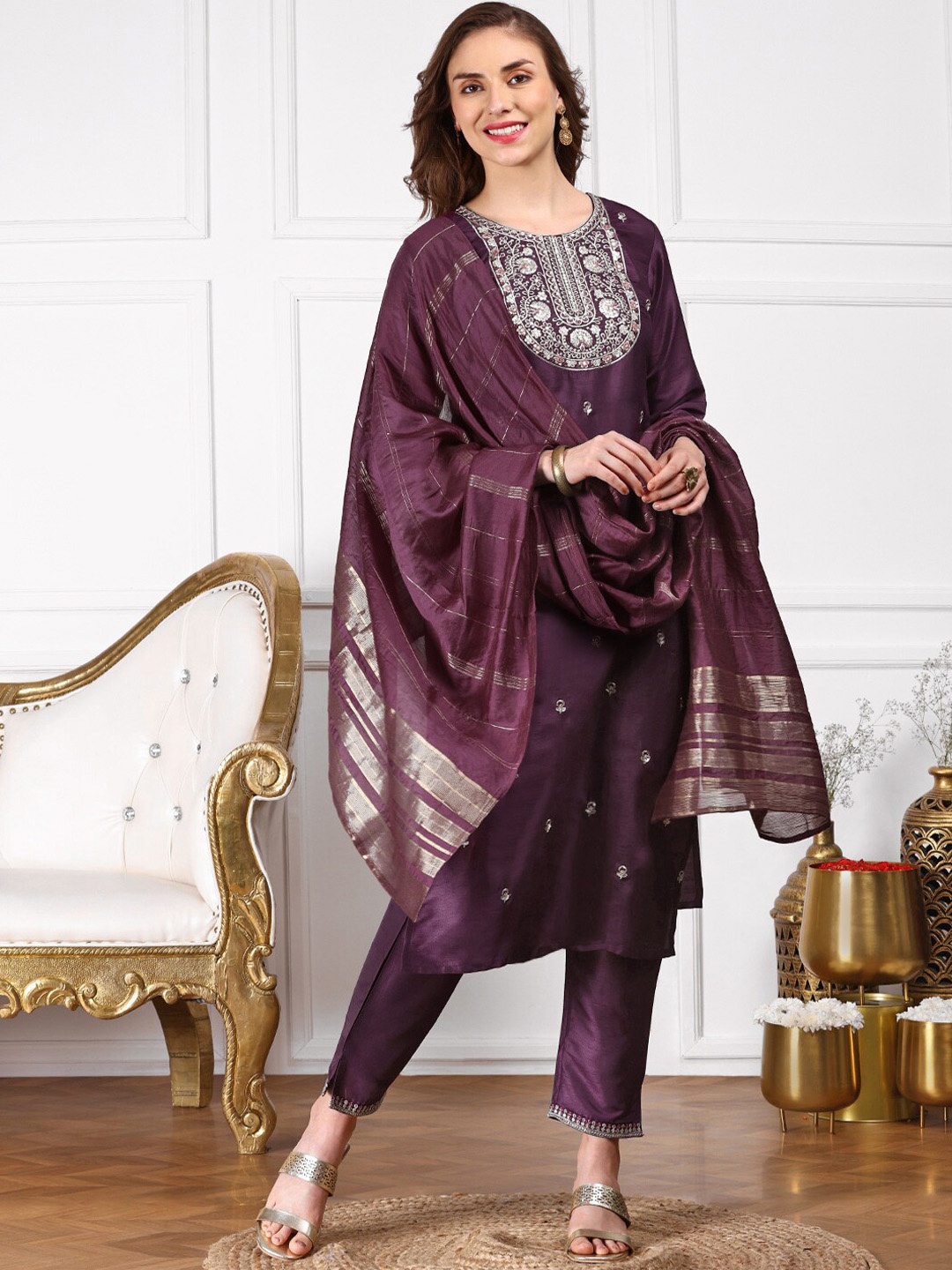 Ishin Purple Ethnic Motifs Embroidered Straight Kurta