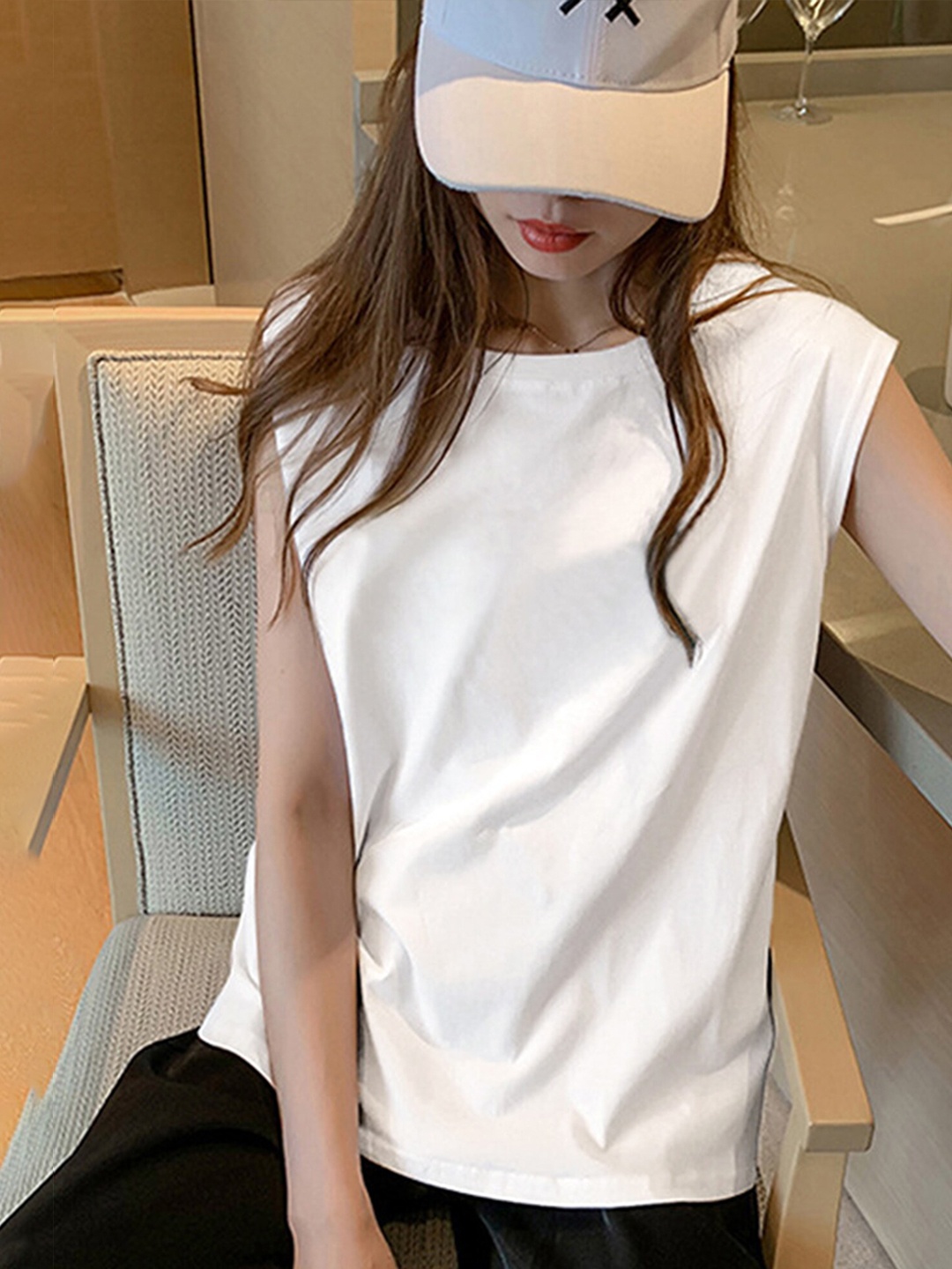 

LULU & SKY Extended Sleeves Tshirt, White