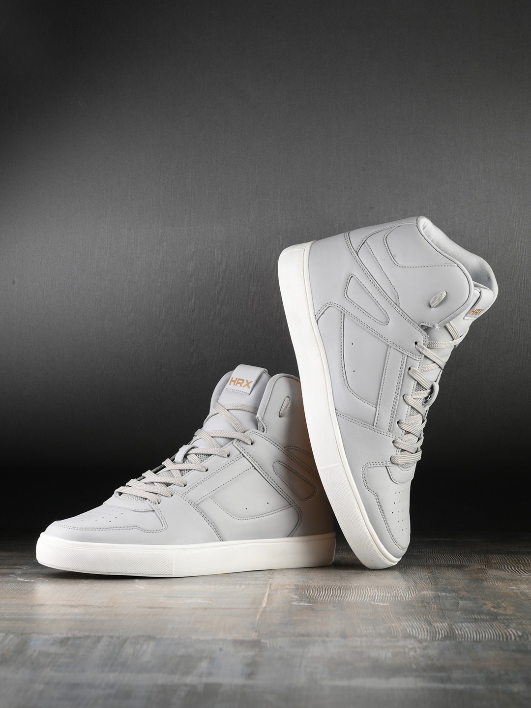 

HRX by Hrithik Roshan Men Grey Textured Round Toe Sneakers