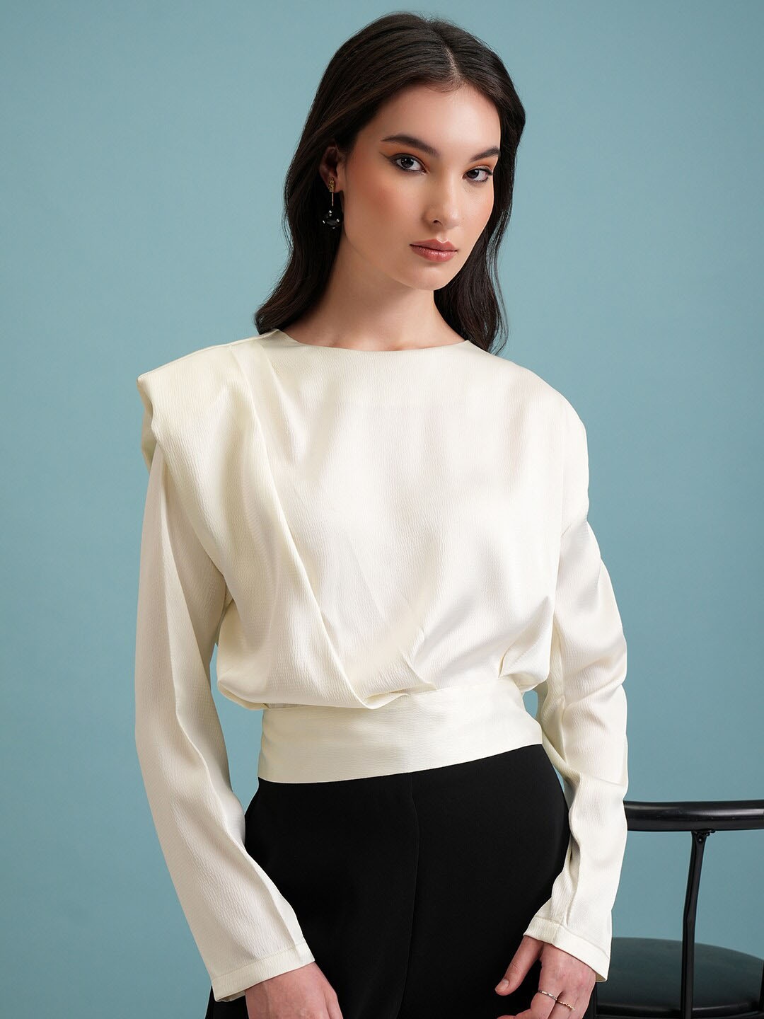 

CHIC BY TOKYO TALKIES White Round Neck Blouson Top