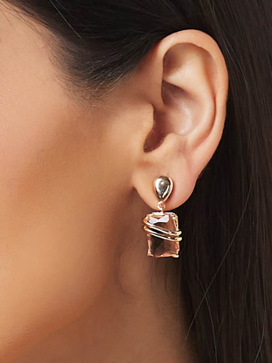 

Globus Gold Toned Artificial Stones Gold Plated Drop Earrings