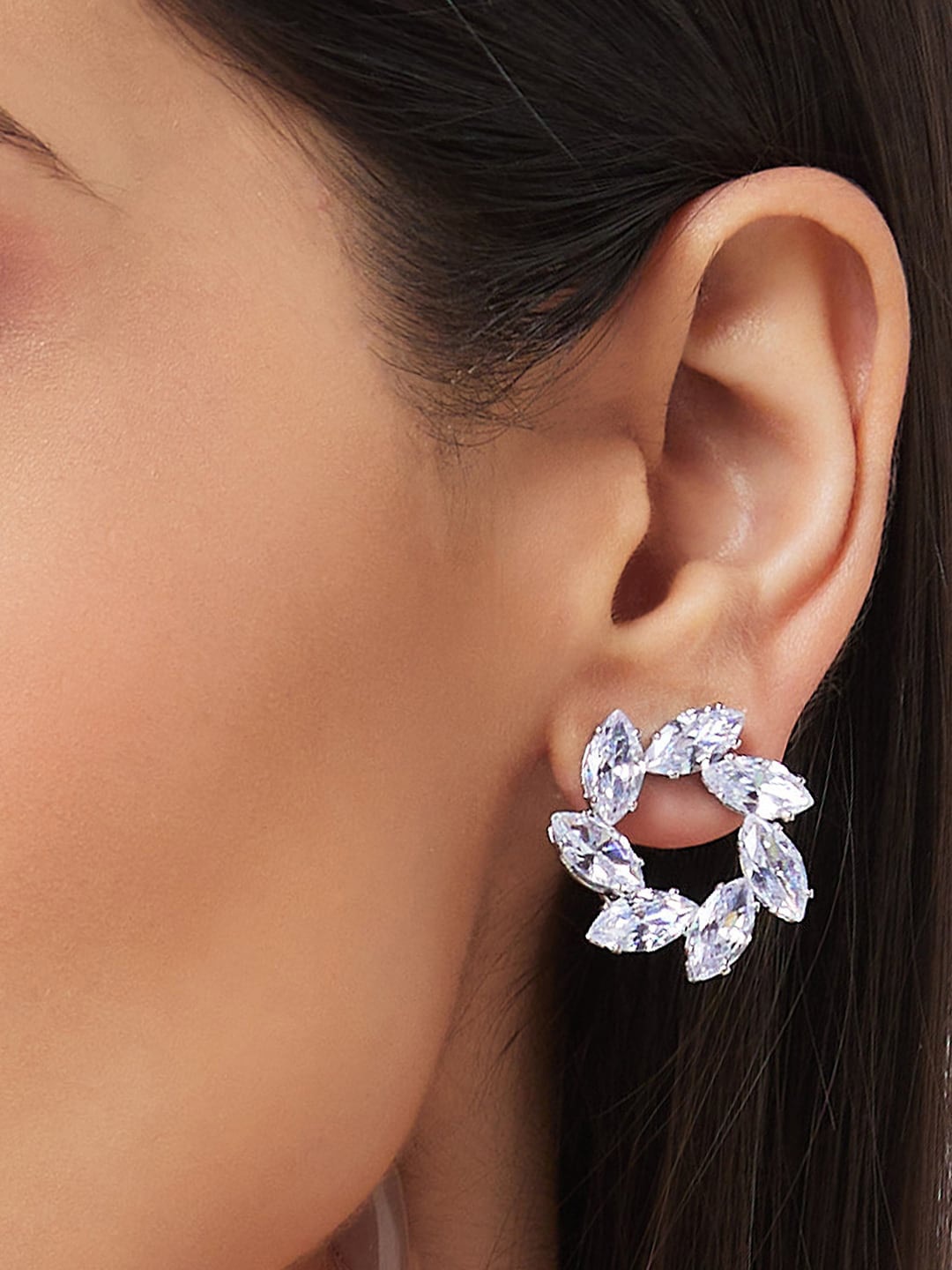 

Globus Silver Plated Artificial Stones Stud Earrings