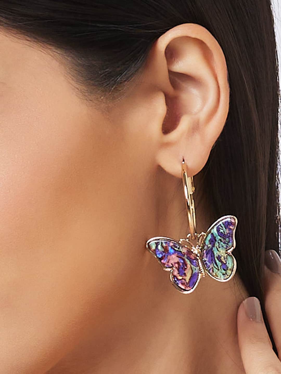 

Globus Gold-Plated Butterfly Shaped Hoop Earrings