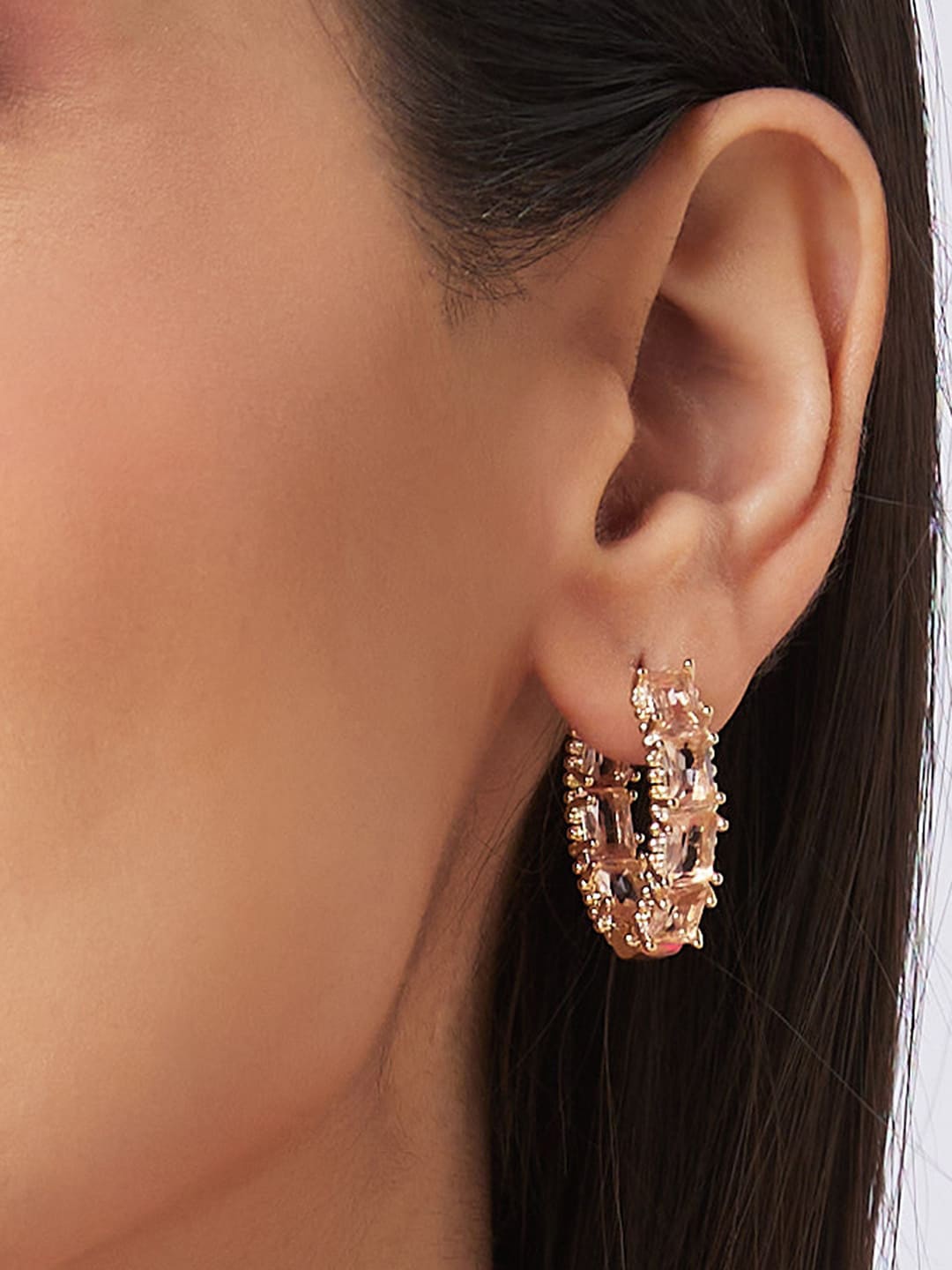 

Globus Gold-Toned Gold-Plated Stones Studded Oval Hoop Earrings