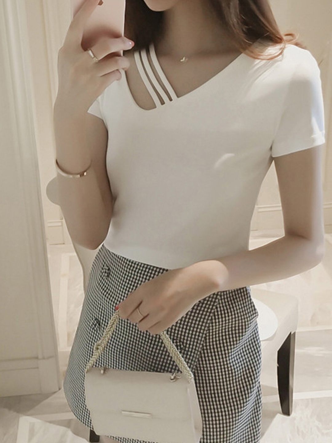 

LULU & SKY V-Neck Regular Top, White