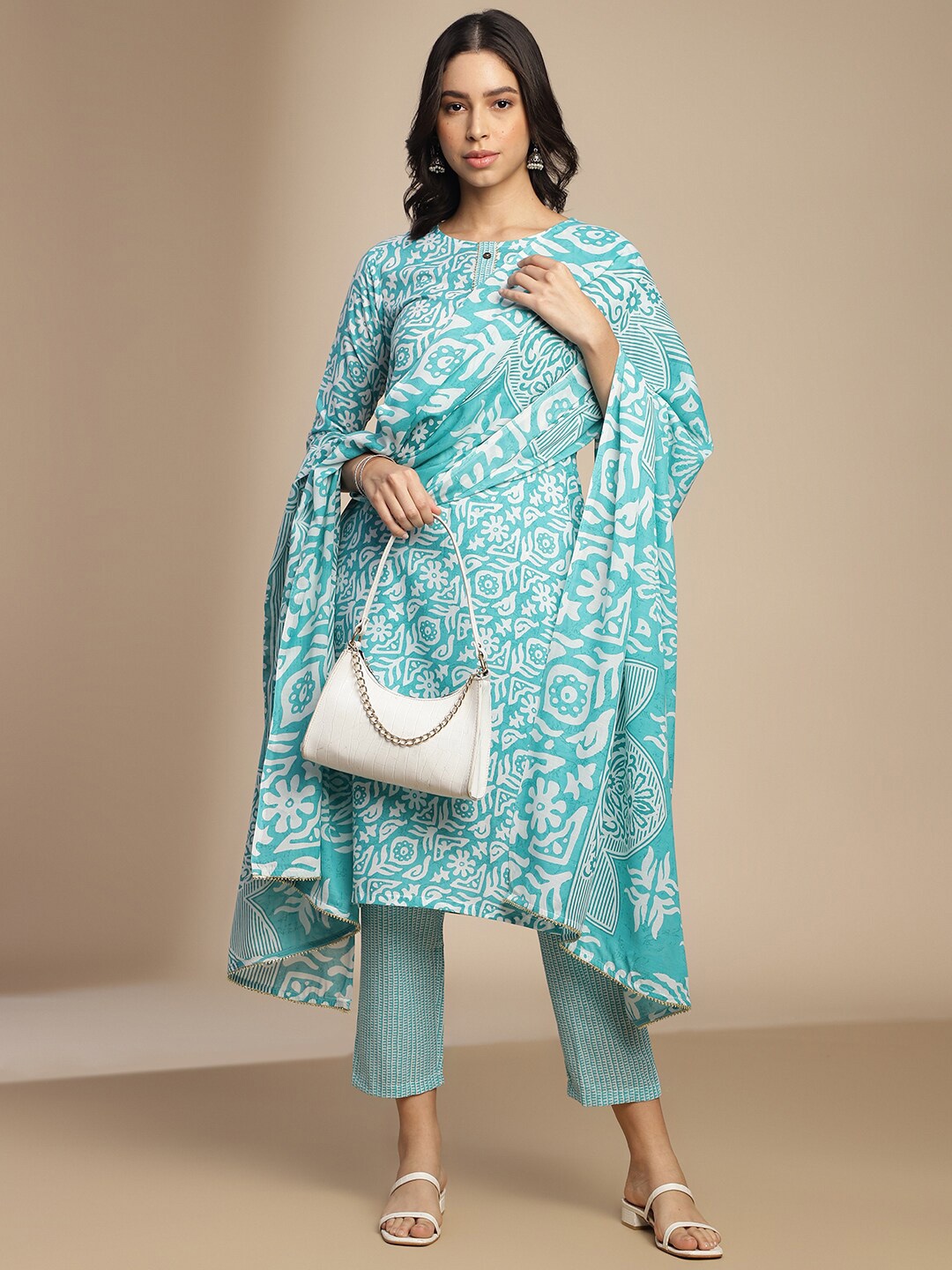 

HRITIKA Floral Printed Regular Kurta with Trousers & Dupatta, Blue