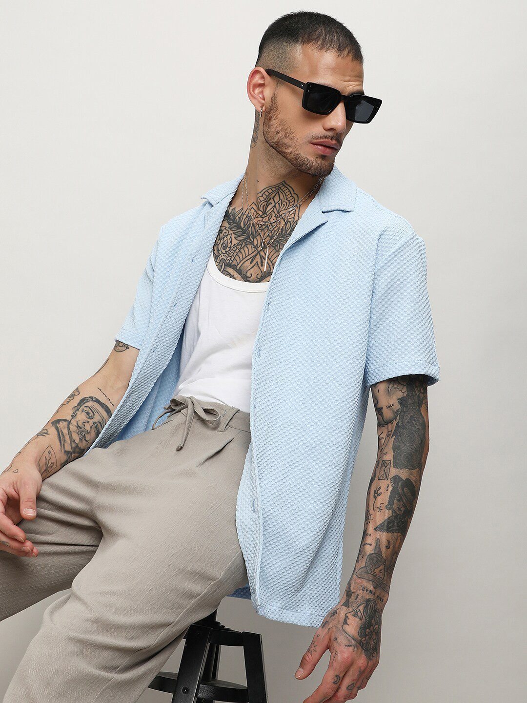 

Campus Sutra Blue Classic Textured Cuban Collar Short Sleeves Casual Shirt