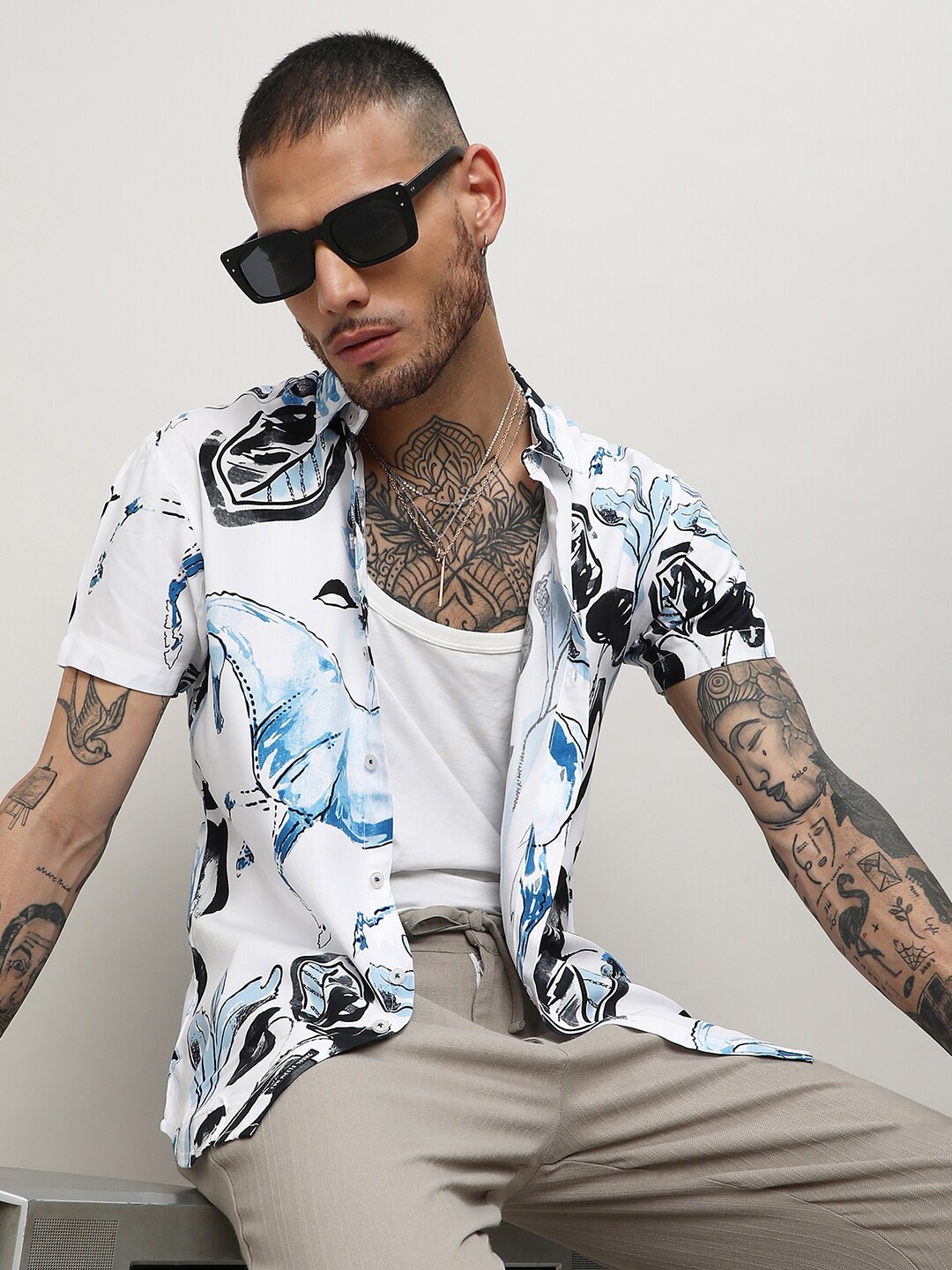 

Campus Sutra Classic Floral Printed Spread Collar Casual Shirt, White