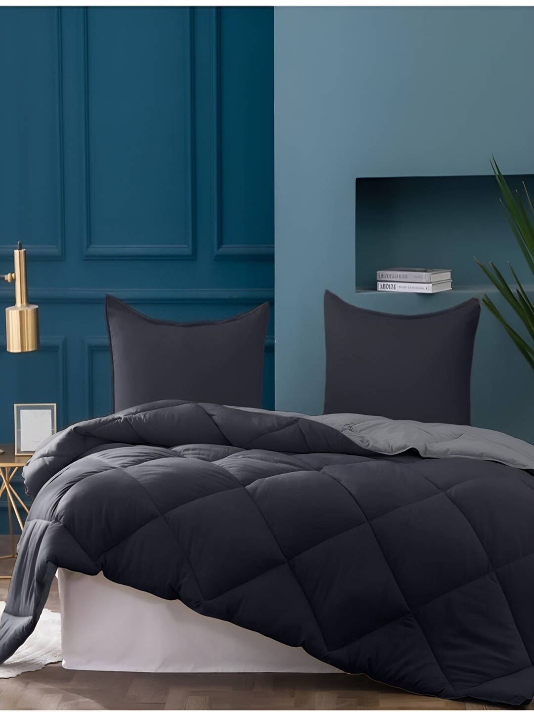 

Comfowell Black & Grey Heavy Winter 233 GSM Double Bed Quilt