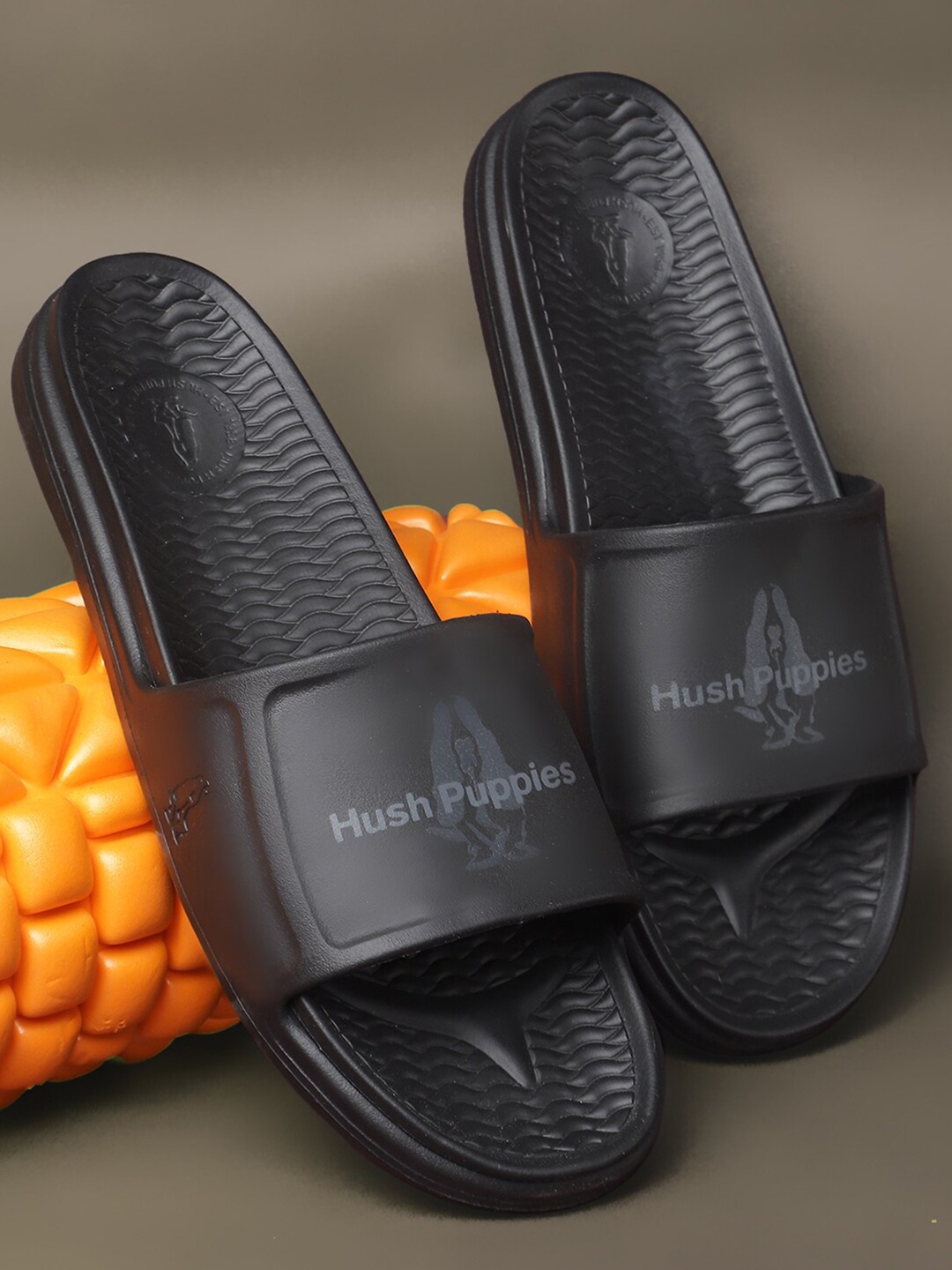 

Hush Puppies Men Rubber Sliders, Black