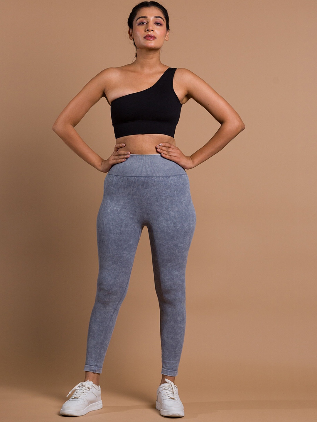 

Belonge Women Moisture Wicking Ankle-Length Sports Tights, Grey