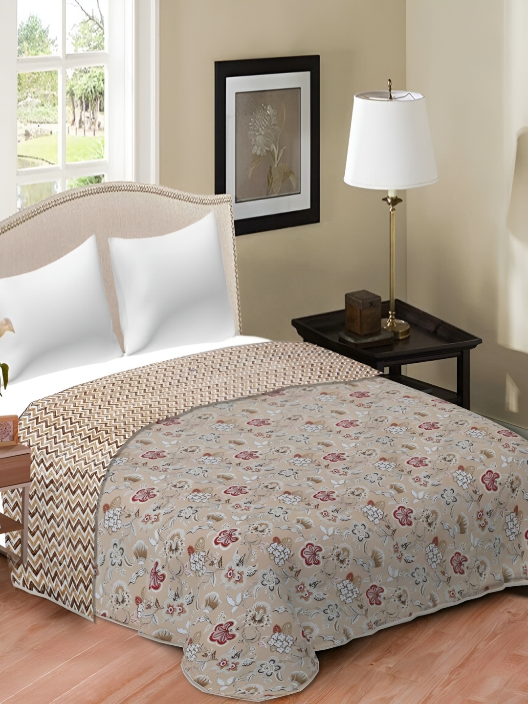 

Comfowell Beige & Red Floral Cotton AC Room 150 GSM Double Bed Dohar