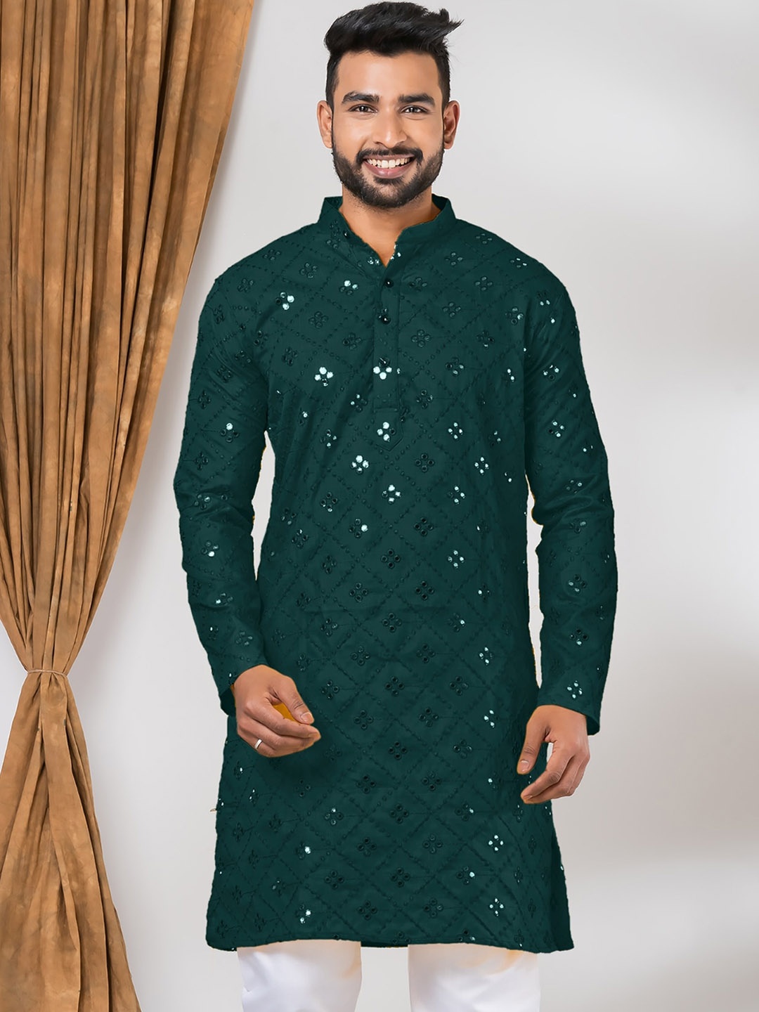 

Angroop Embroidered Mirror Work Straight Kurta, Green