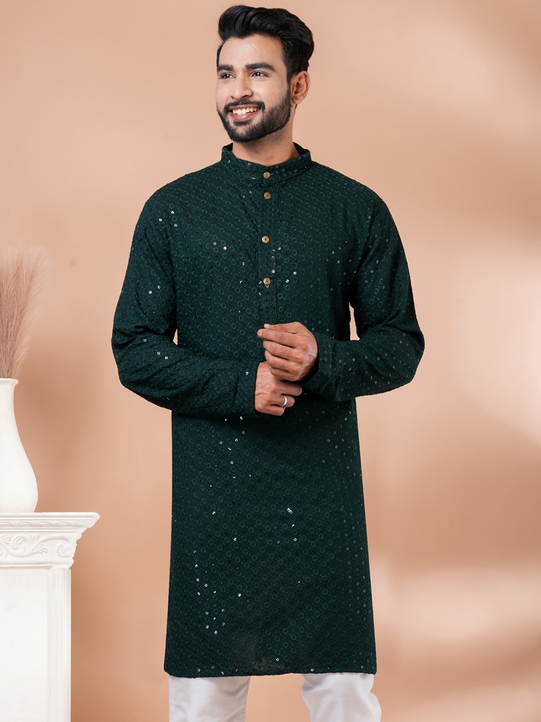 

Angroop Embroidered Sequined Straight Kurta, Green