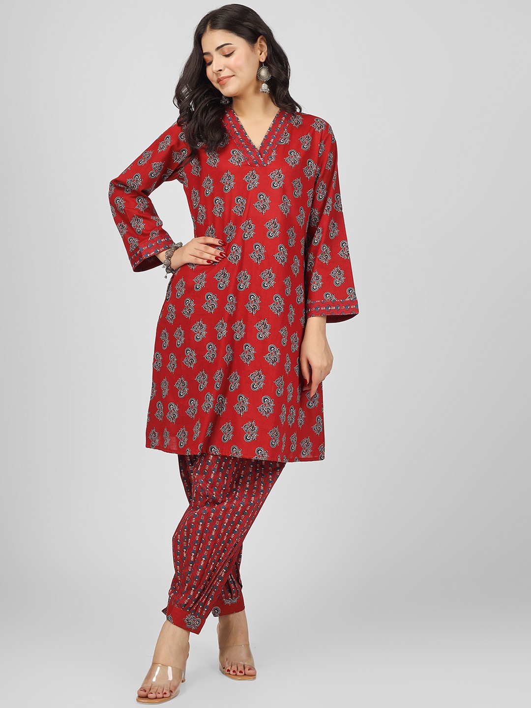 

HUE & HIDE V-Neck Ethnic Motifs Printed Regular Pure Cotton Kurta with Dhoti Pants, Red