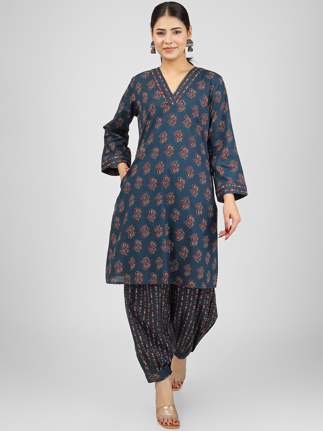 

HUE & HIDE V-Neck Ethnic Motifs Printed Regular Pure Cotton Kurta with Dhoti Pants, Navy blue