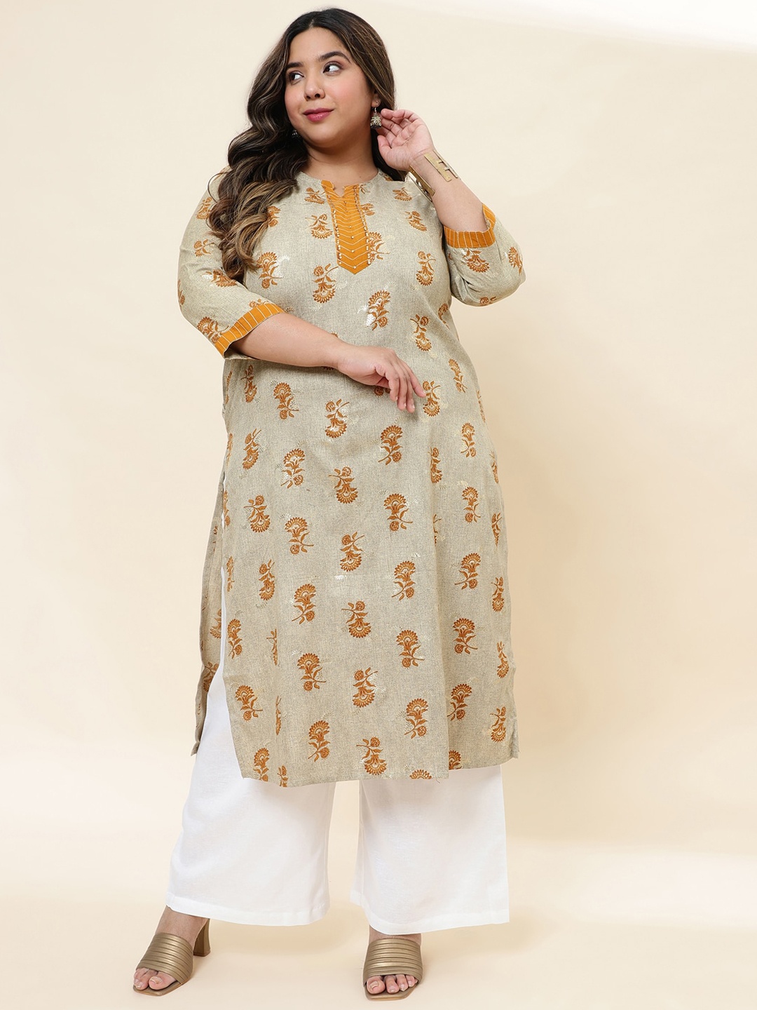 

Sringam Plus Size Floral Printed Straight Kurta, Brown