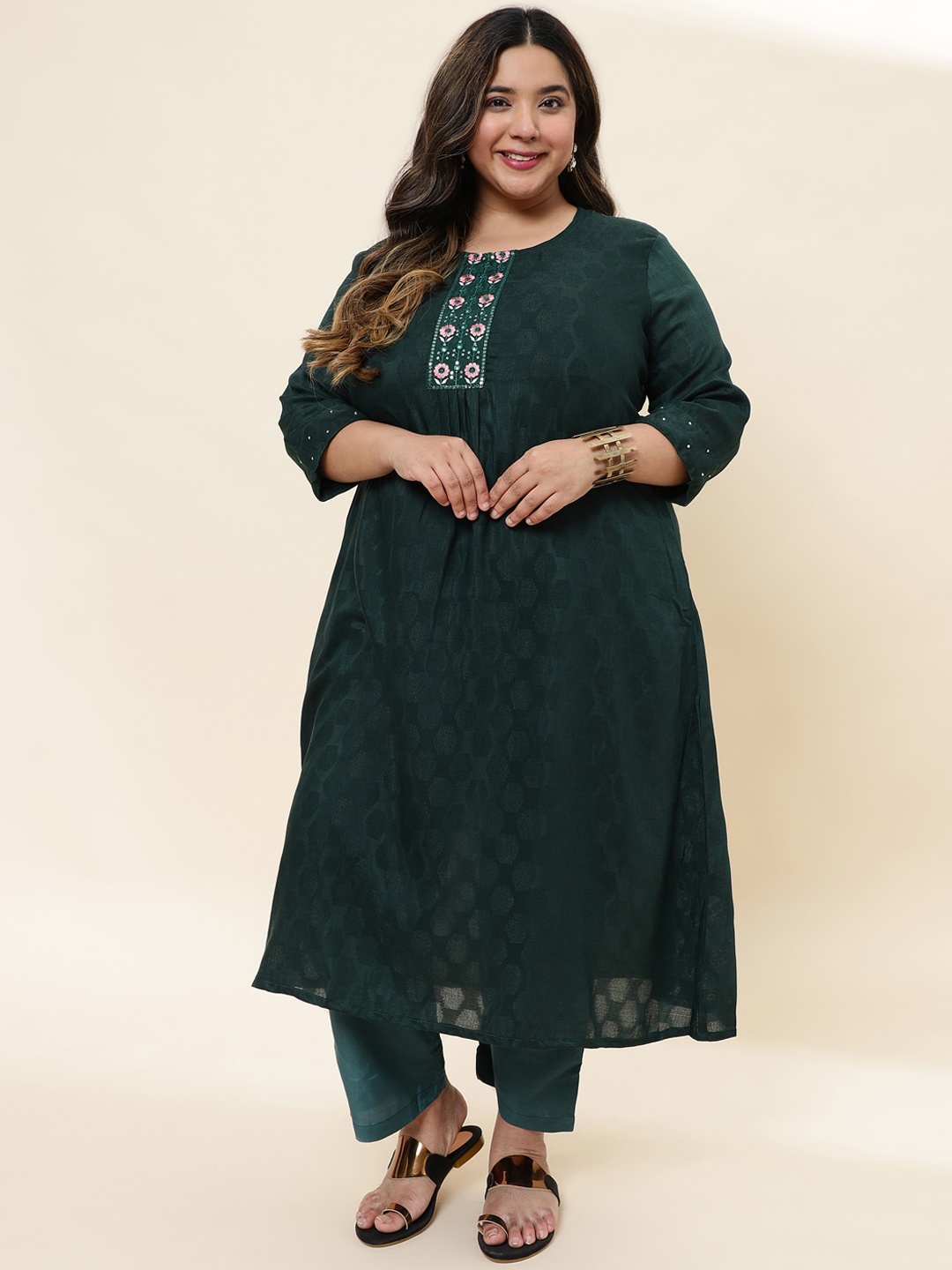 

Sringam Plus Size Geometric Woven Design Thread Work A-Line Kurta, Green