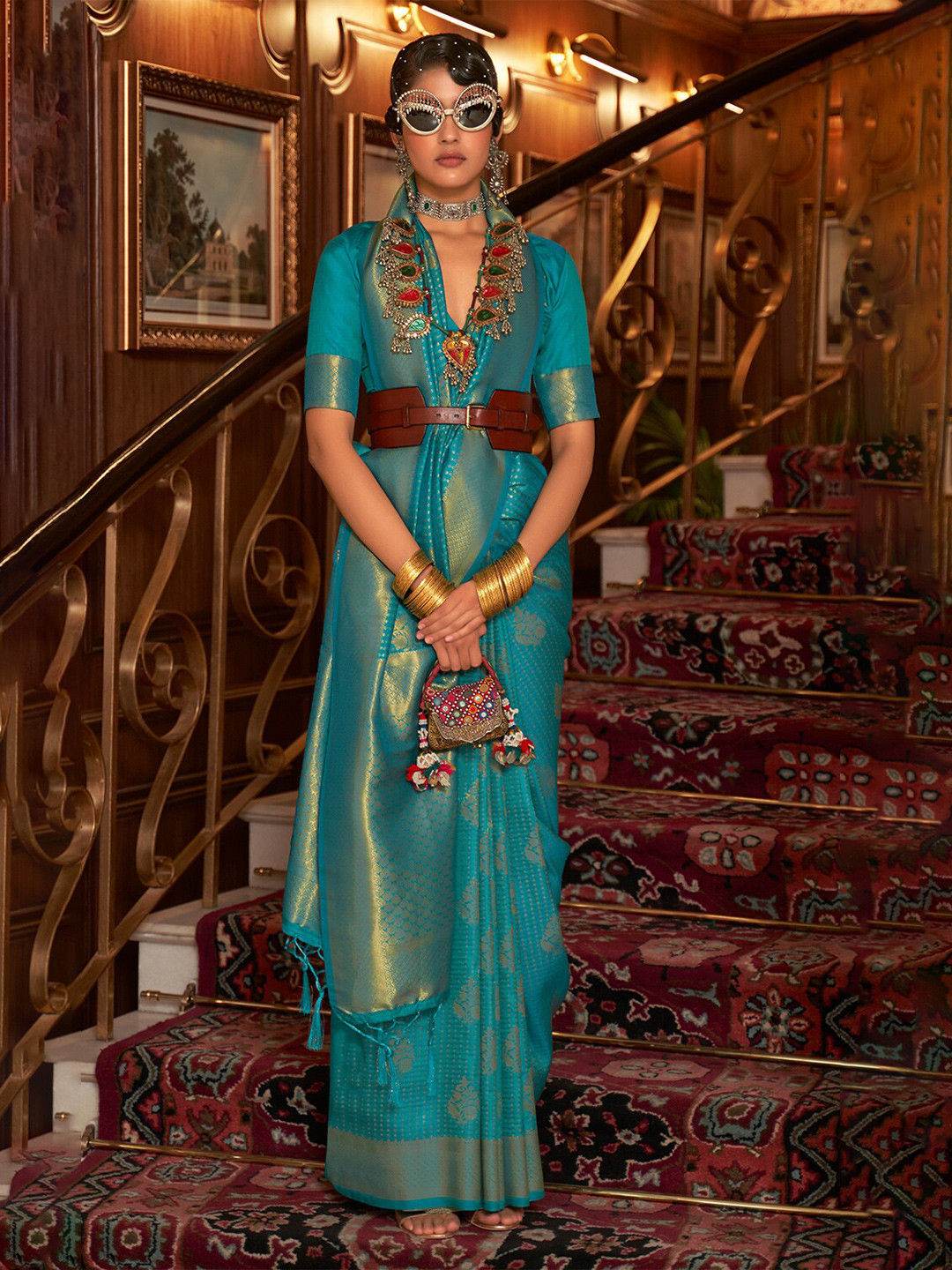 

DEVATITHI Ethnic Motifs Woven Design Zari Kanjeevaram Saree, Blue