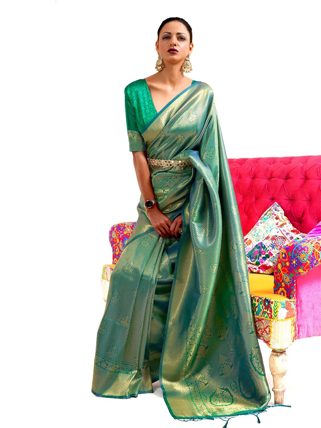 

DEVATITHI Ethnic Motifs Woven Design Zari Kanjeevaram Saree, Green