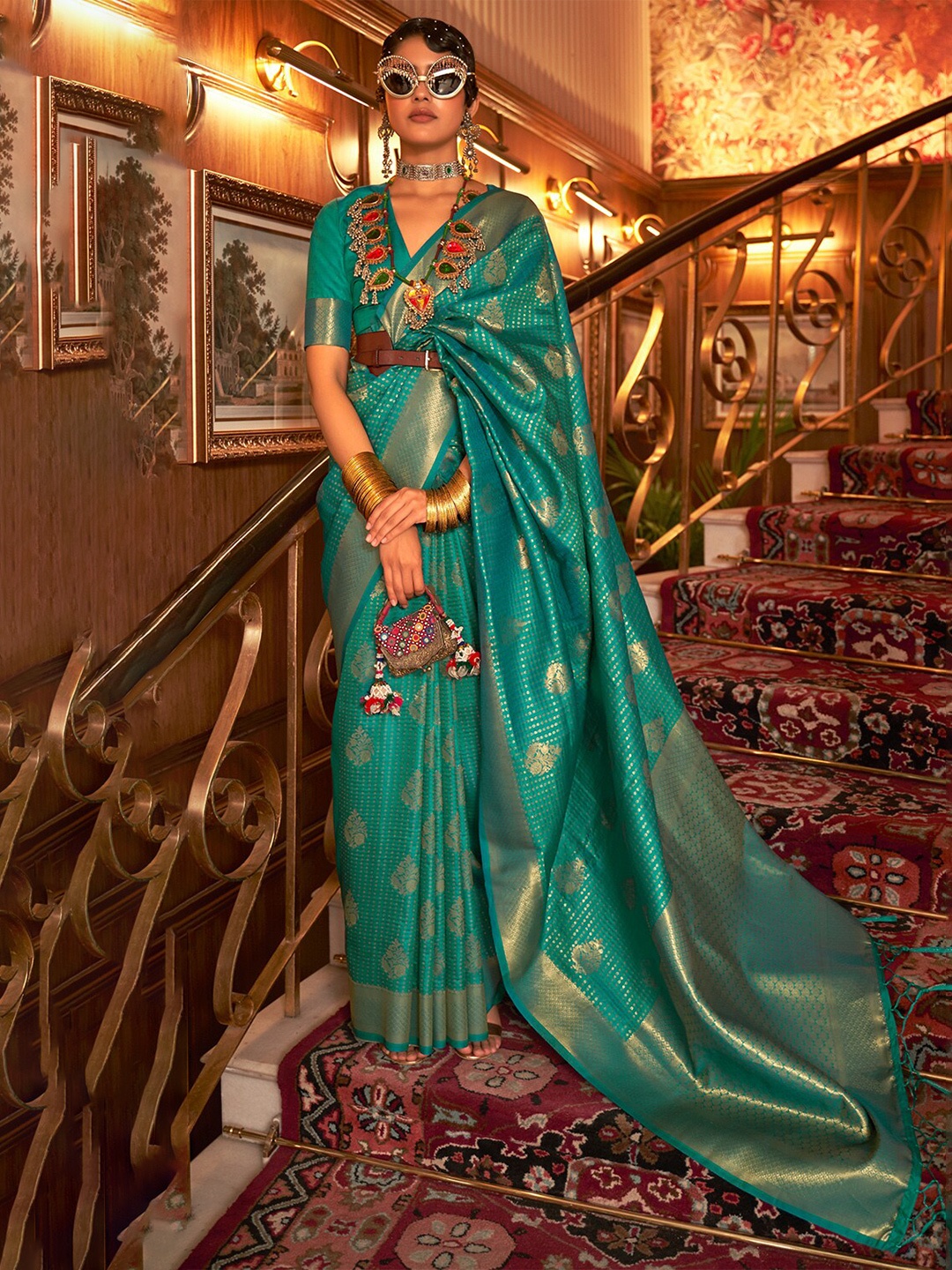 

DEVATITHI Ethnic Motifs Woven Design Zari Kanjeevaram Saree, Teal