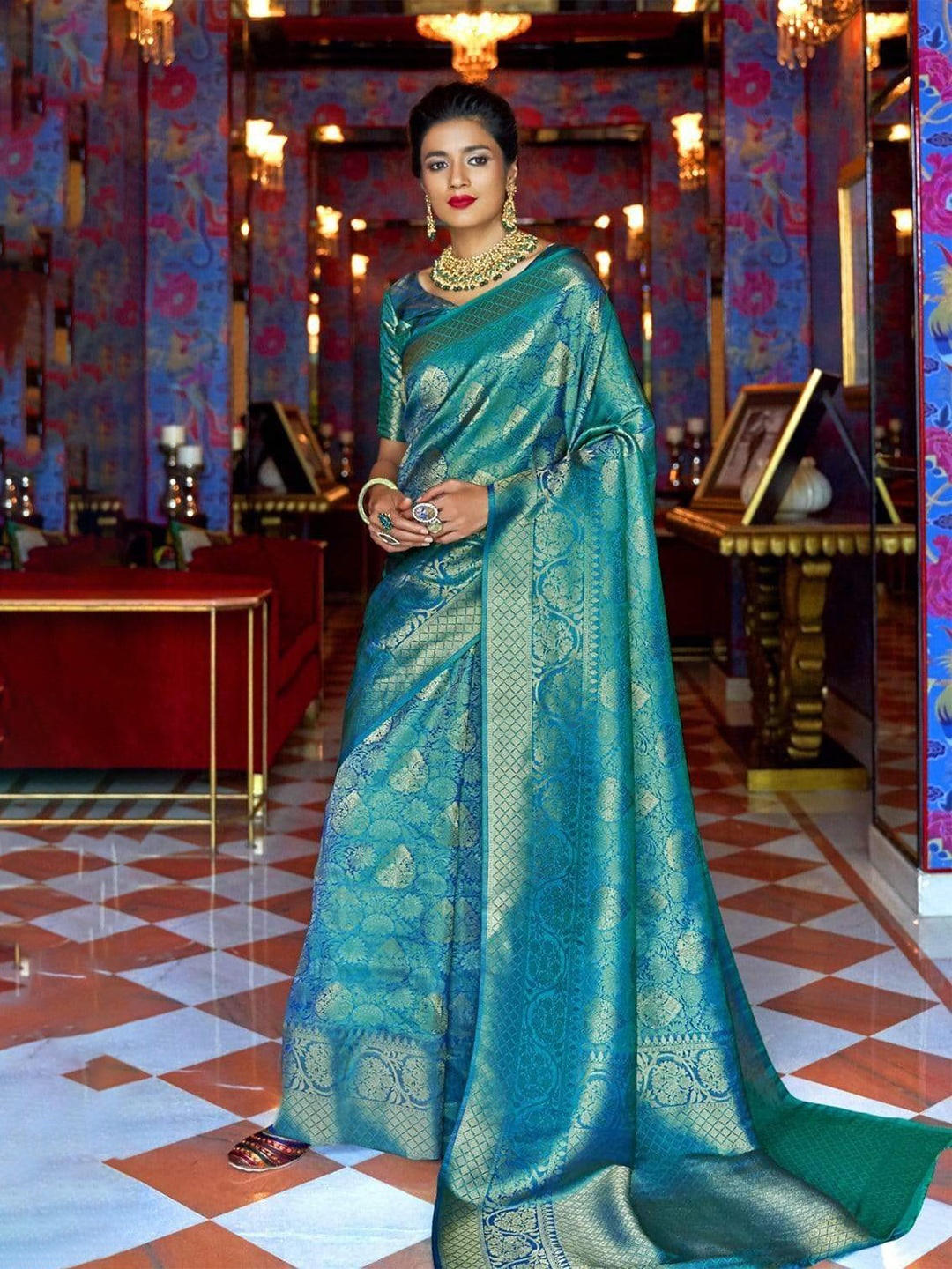 

DEVATITHI Ethnic Motifs Woven Design Zari Kanjeevaram Saree, Blue