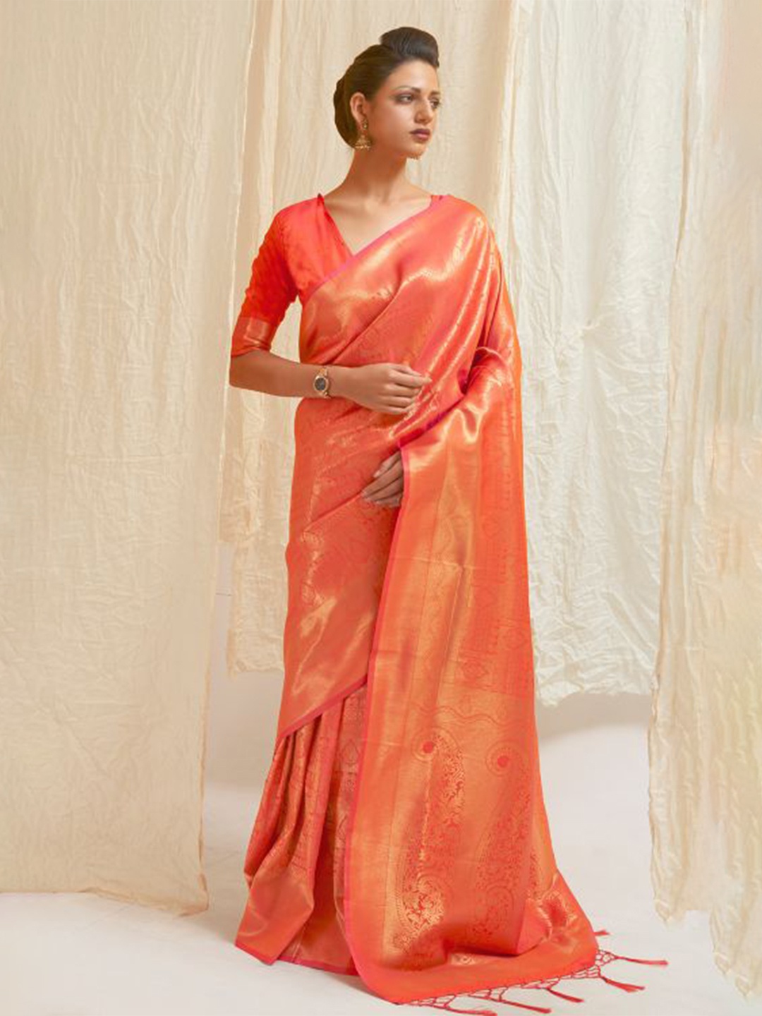 

DEVATITHI Ethnic Motifs Woven Design Zari Kanjeevaram Saree, Orange