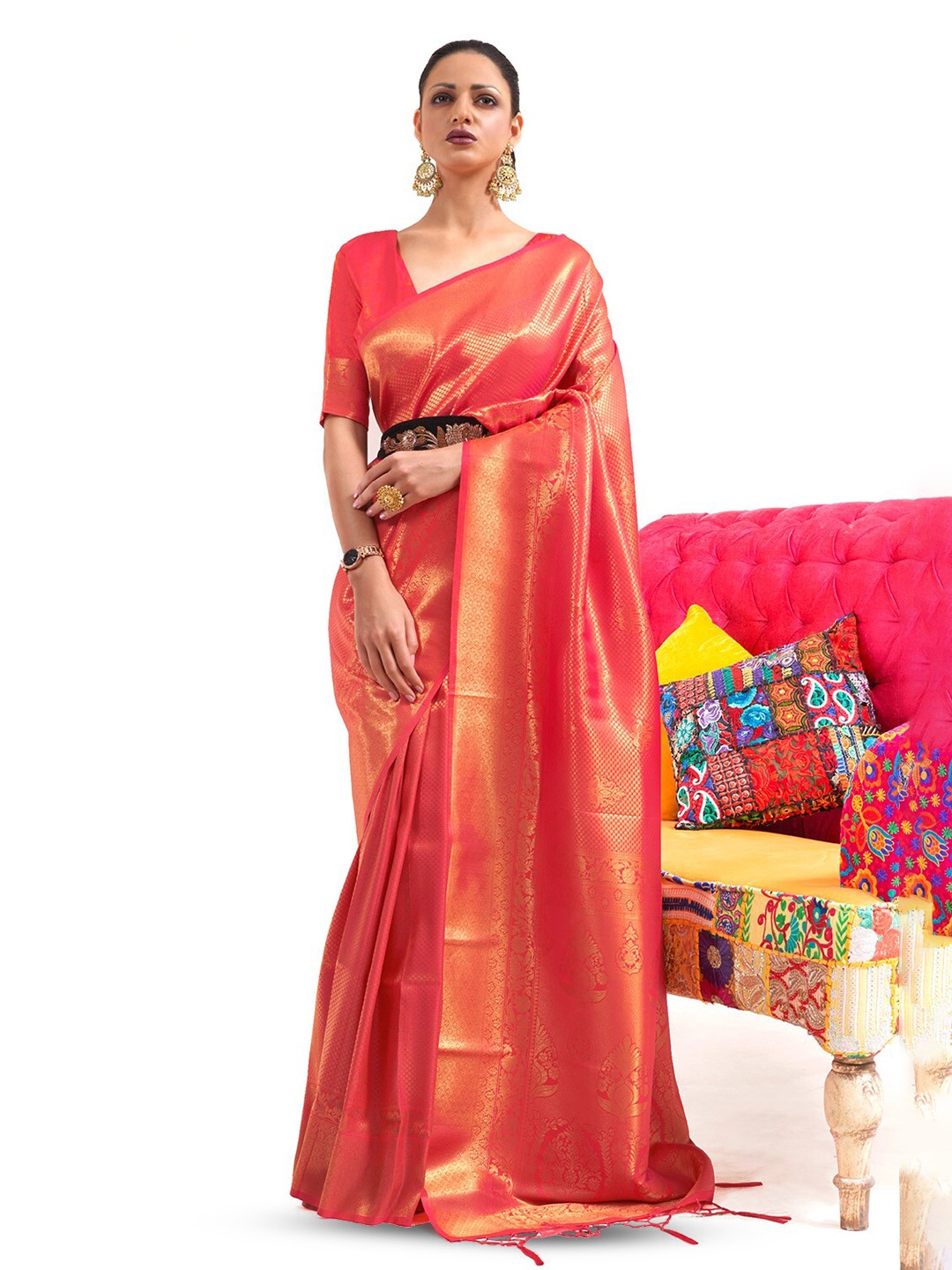 

DEVATITHI Ethnic Motifs Woven Design Zari Kanjeevaram Saree, Red