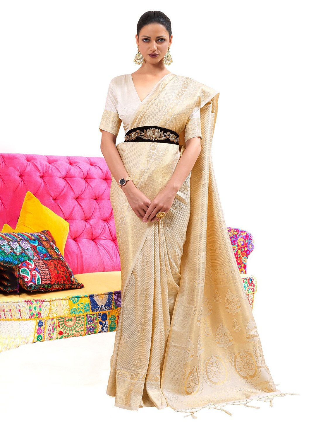 

DEVATITHI Woven Design Zari Belted Kanjeevaram Saree, White